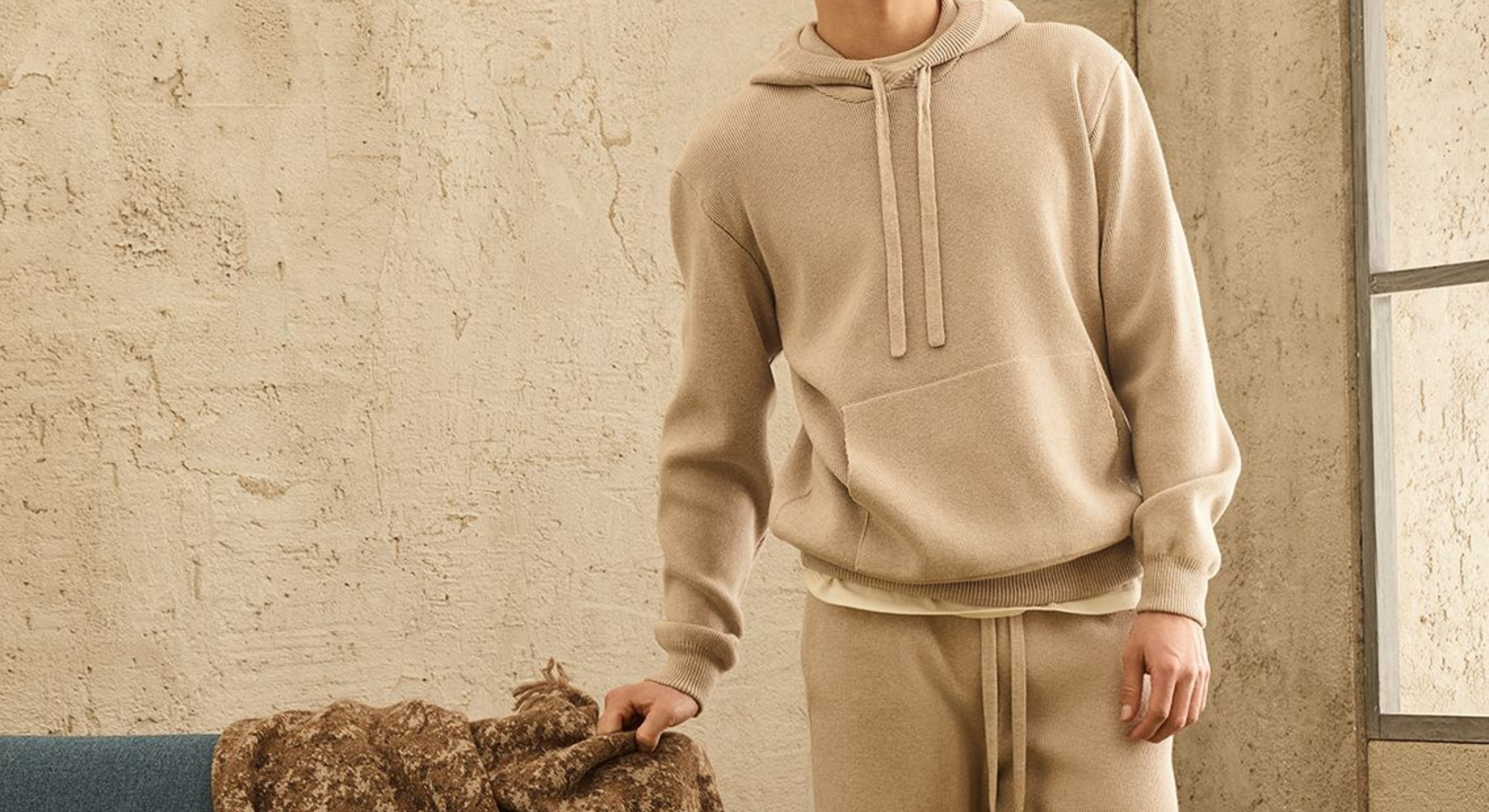 Roberto Collina è un brand di maglie, polo e t-shirt di alta gamma e filati nobili