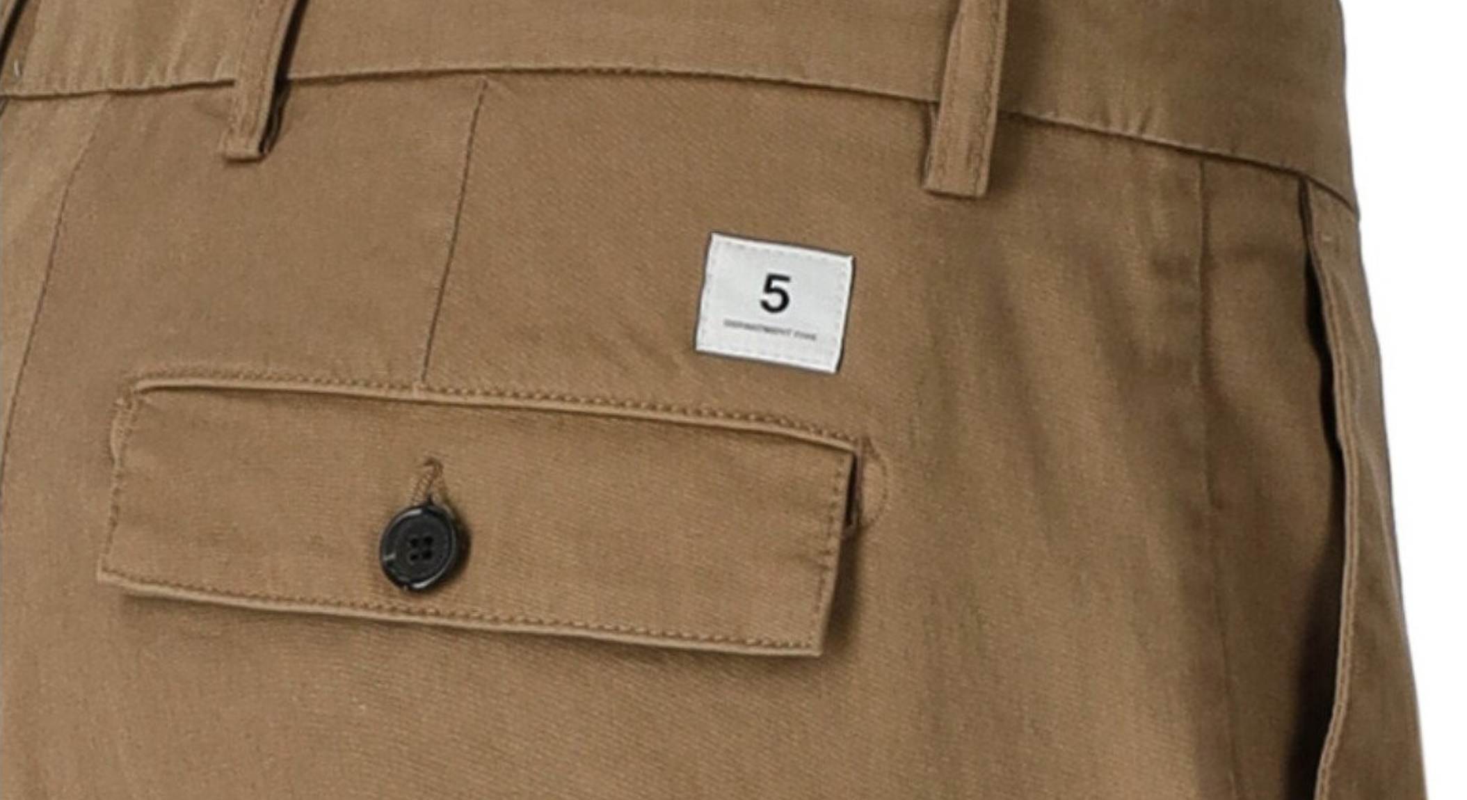 Department5 è un brand italiano incentrato sui pantaloni, in particolare il modello Prince