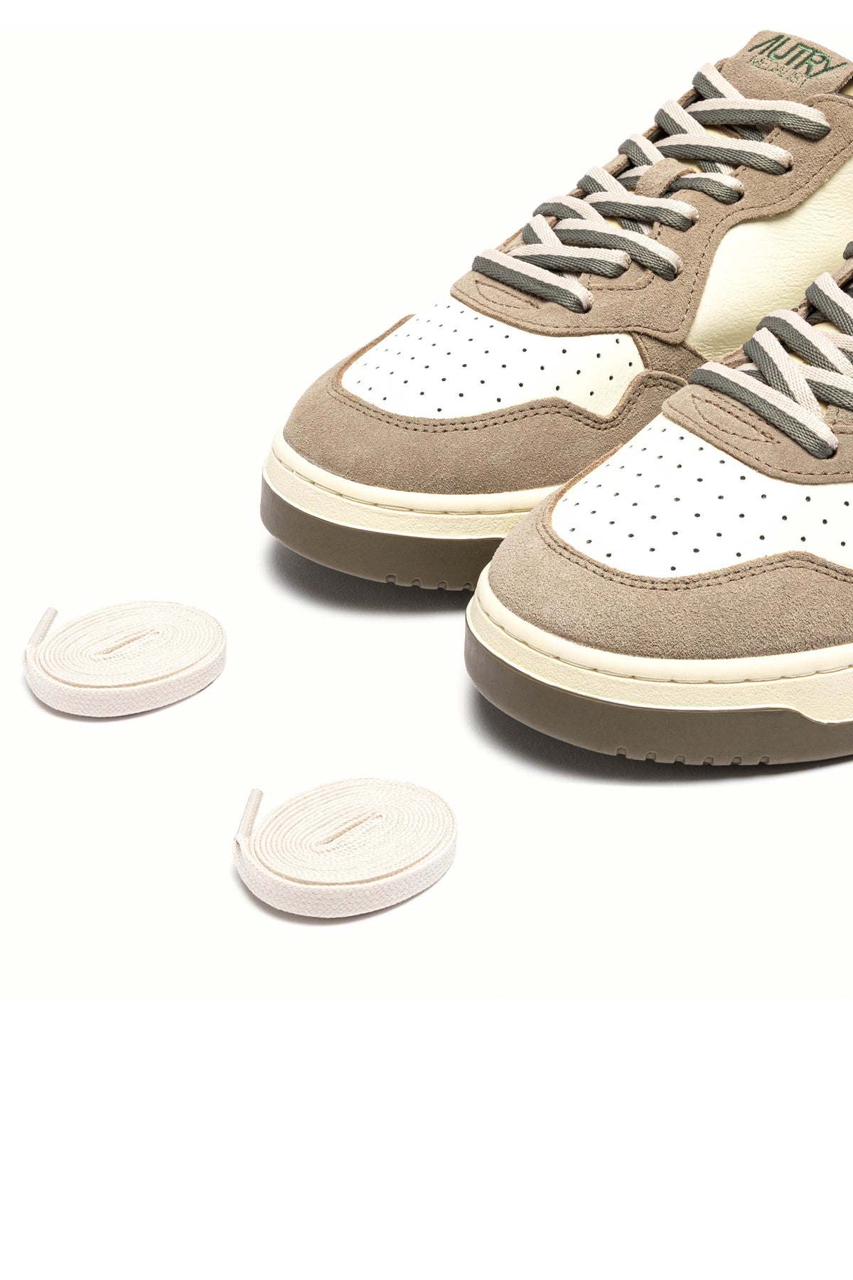 Autry Sneaker Medalist uomo bimateriale in pelle-camoscio bianco/Licorice AULM BW07 WHT/LICORICE
