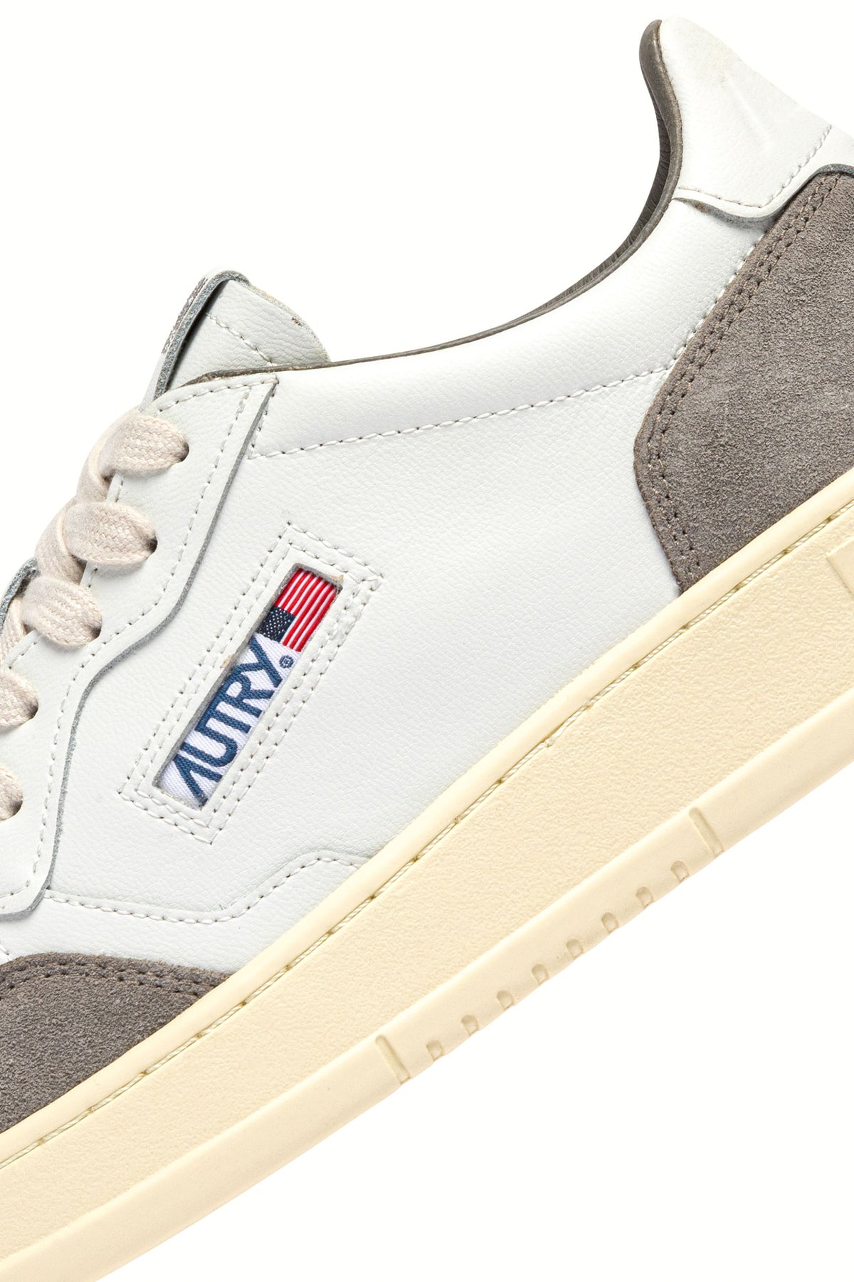 Autry Sneaker Medalist uomo in pelle morbida e camoscio bianco/Cemento AULM FT15 WHT/CEMENTO