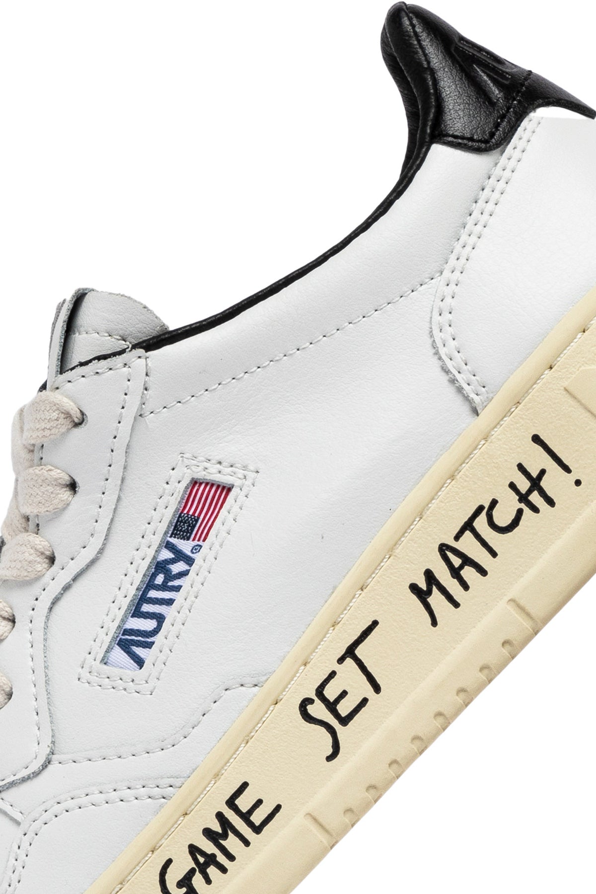Autry Sneaker Medalist in pelle bianca con dettagli neri AULM ML02 WHT/BLK