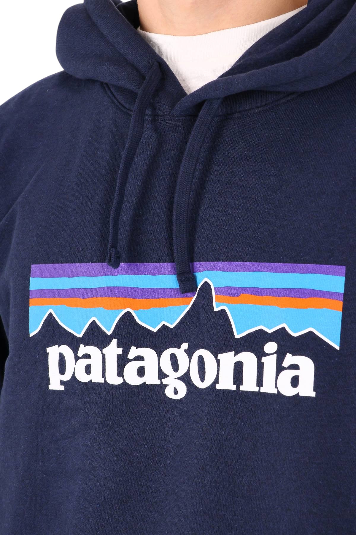 Patagonia Felpa P-6 Logo Uprisal con cappuccio 39622 NENA