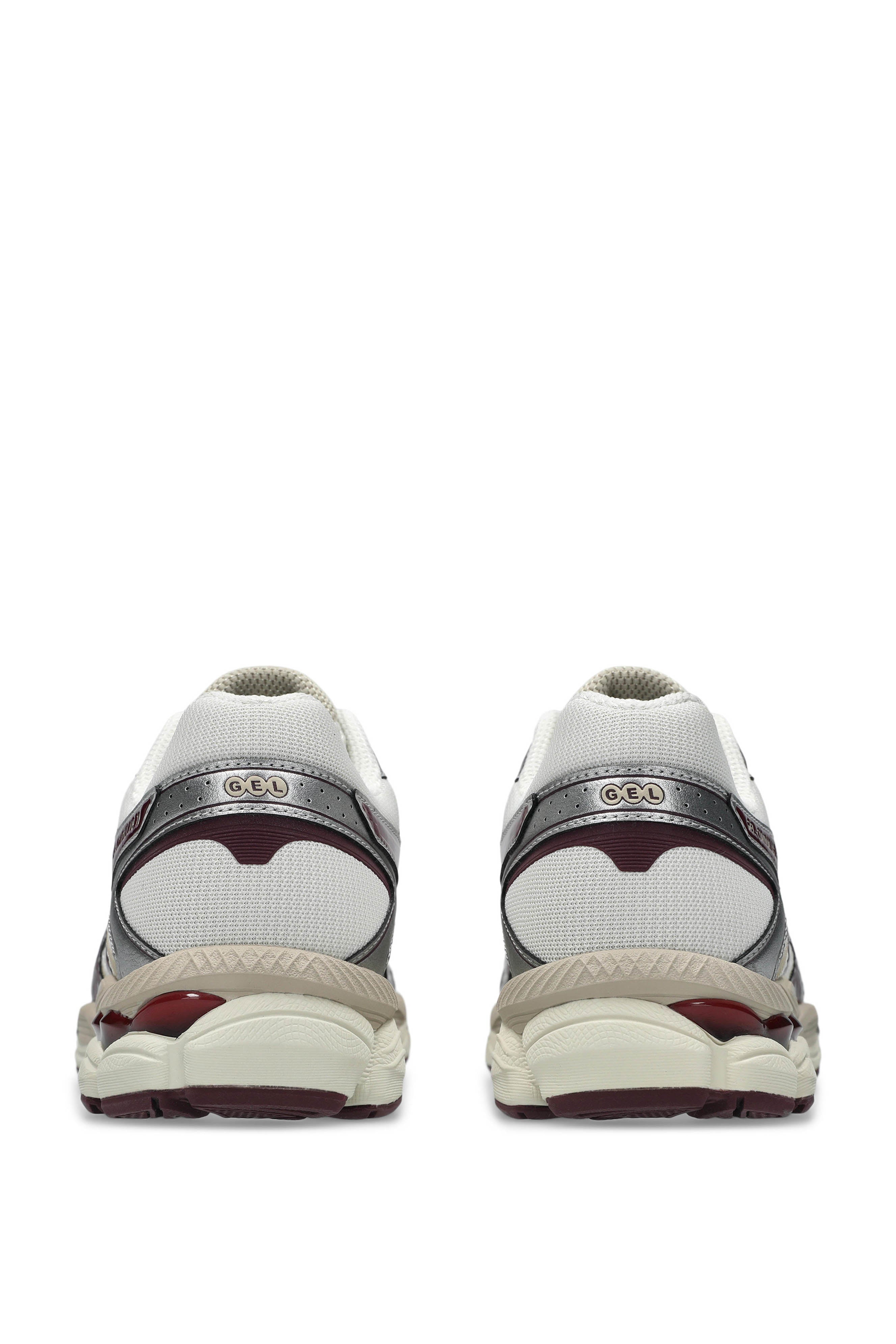 Asics Sneaker Gel-Cumulus 16 dettagli bordeaux 1203A733/4 104