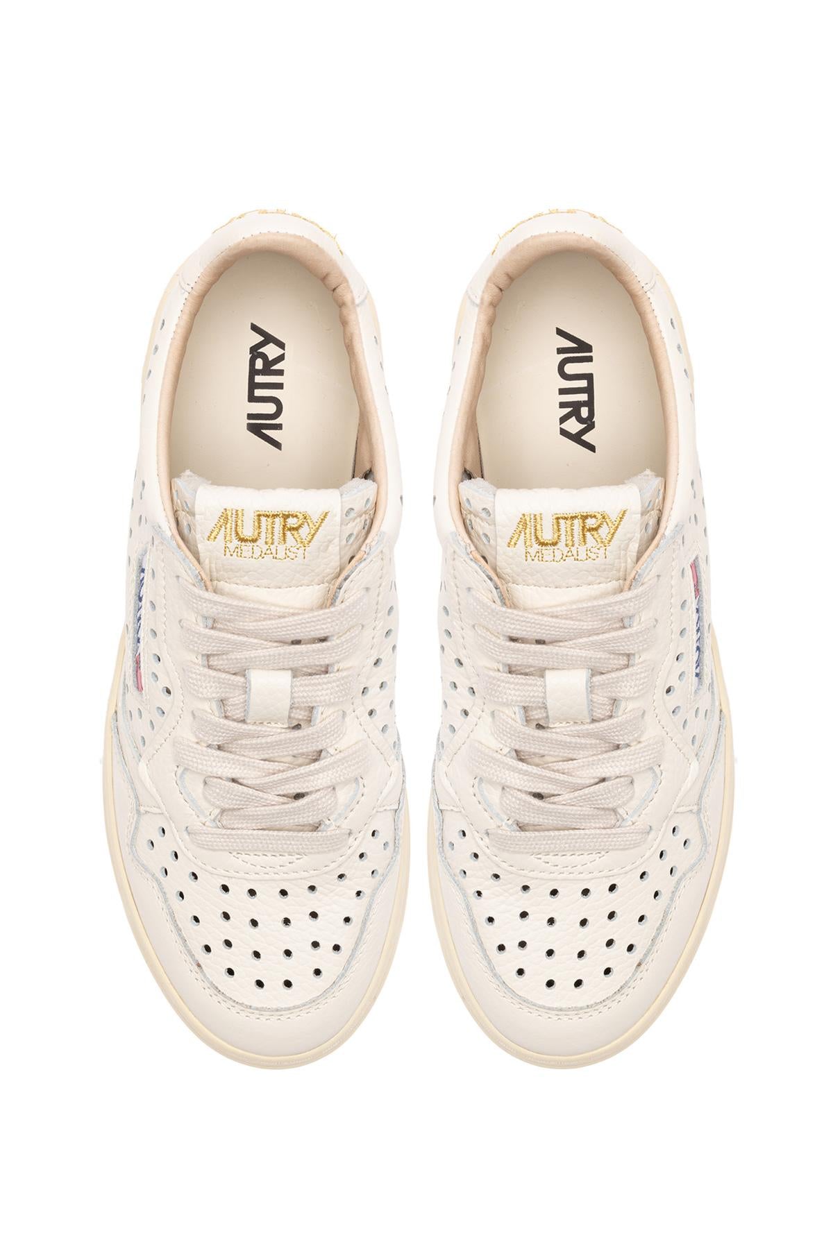 Autry Sneaker donna Medalist in pelle traforata AULW FA04 CREAM