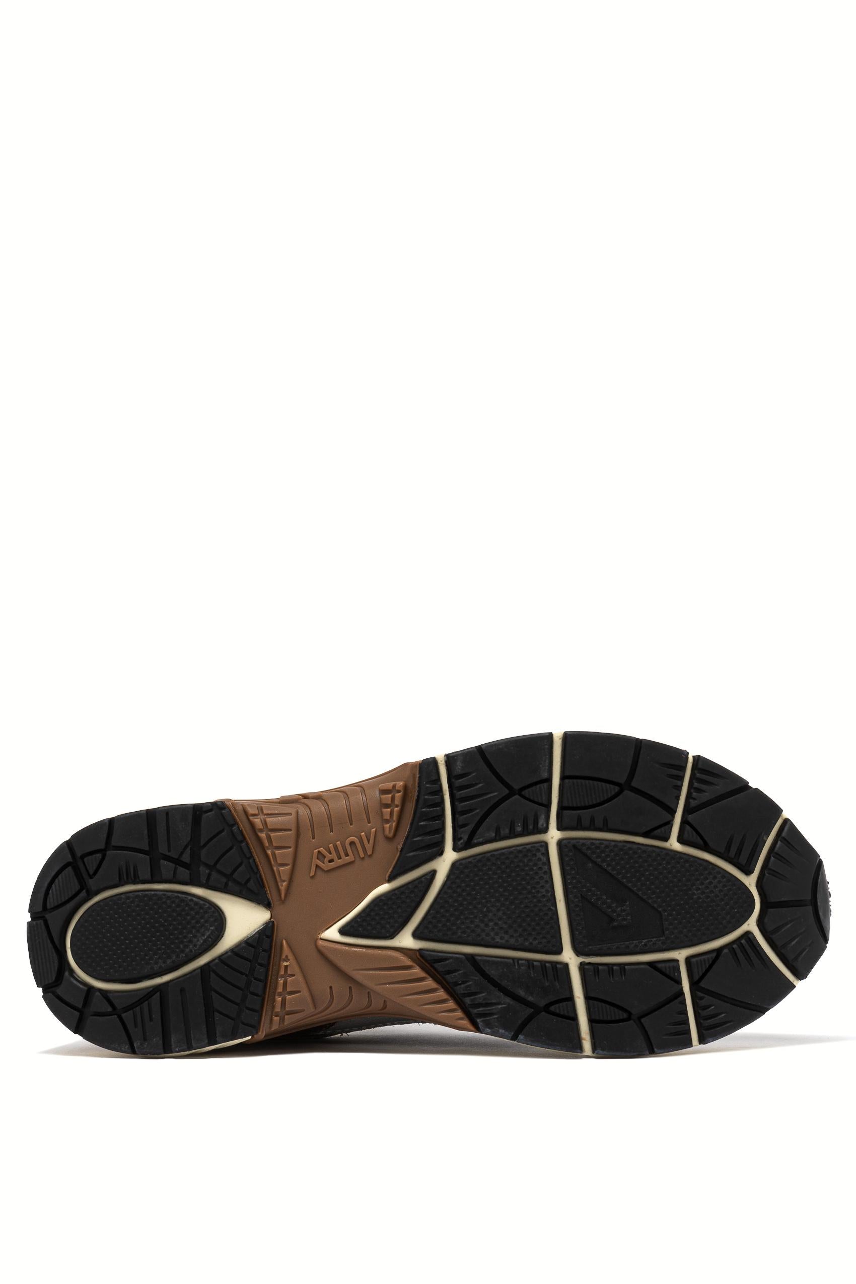 Autry Sneaker modello Hyperway HYLM EM04 SILV/BLK