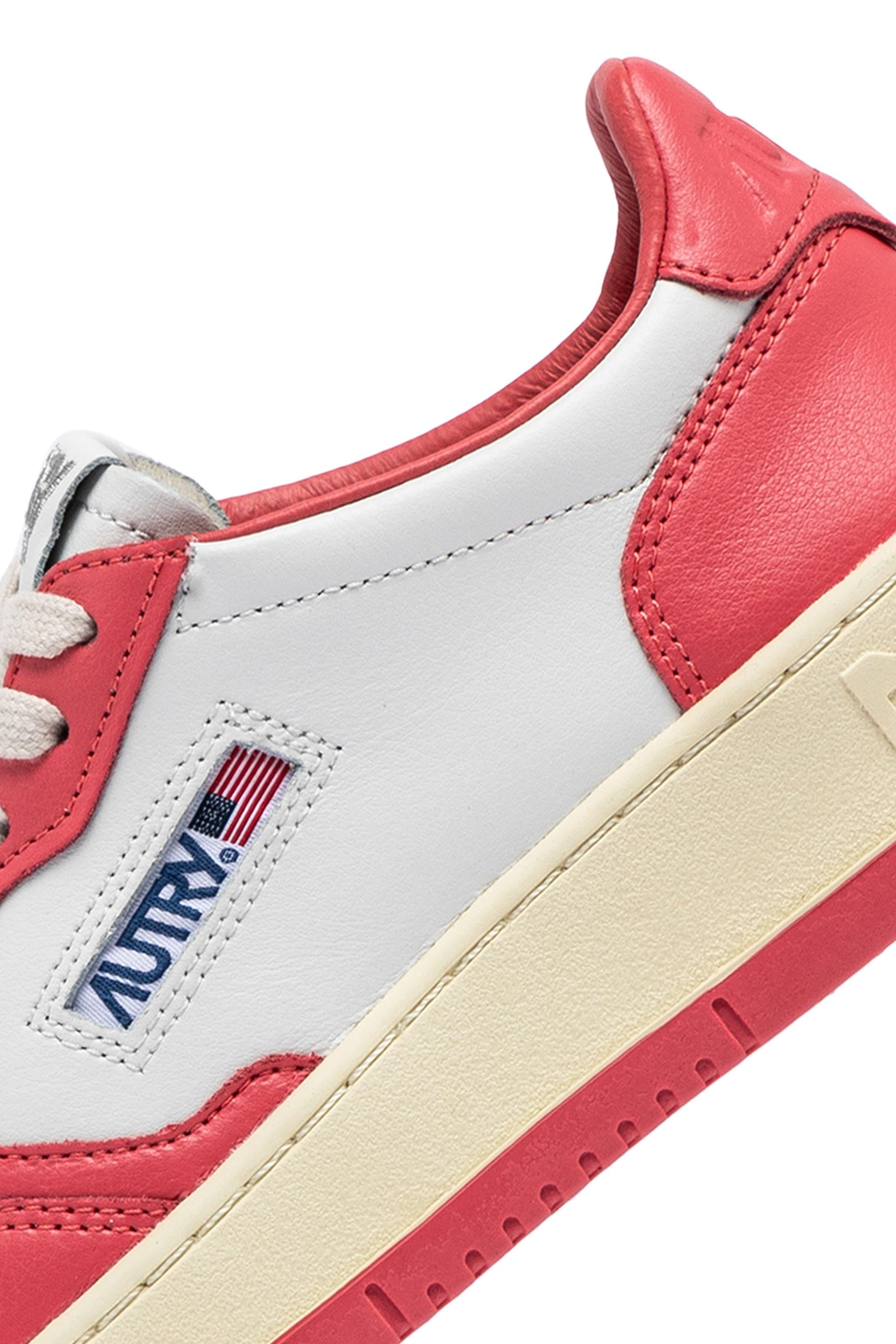 Autry Sneaker donna Medalist bicolor in pelle bianco/rosa intenso AULW WB55 WHT/TEAROSE