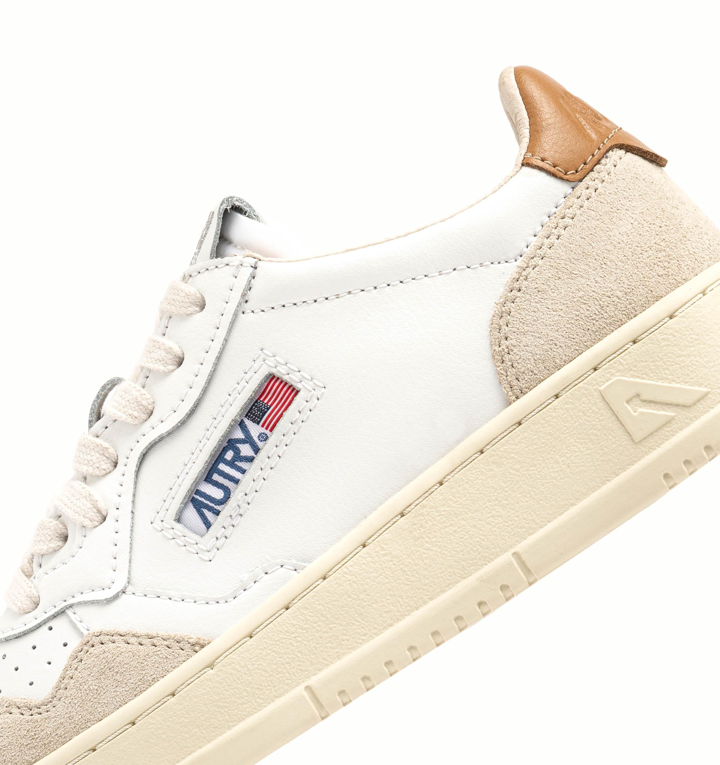 Sneaker donna in pelle e camoscio talloncino nocciola AULW LS02 WHT/BRNSUG Autry