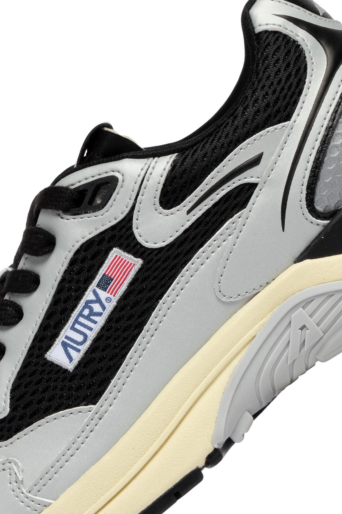 Autry Sneaker argento e nero modello Hyperway HYLM MV09 SIL/BLK