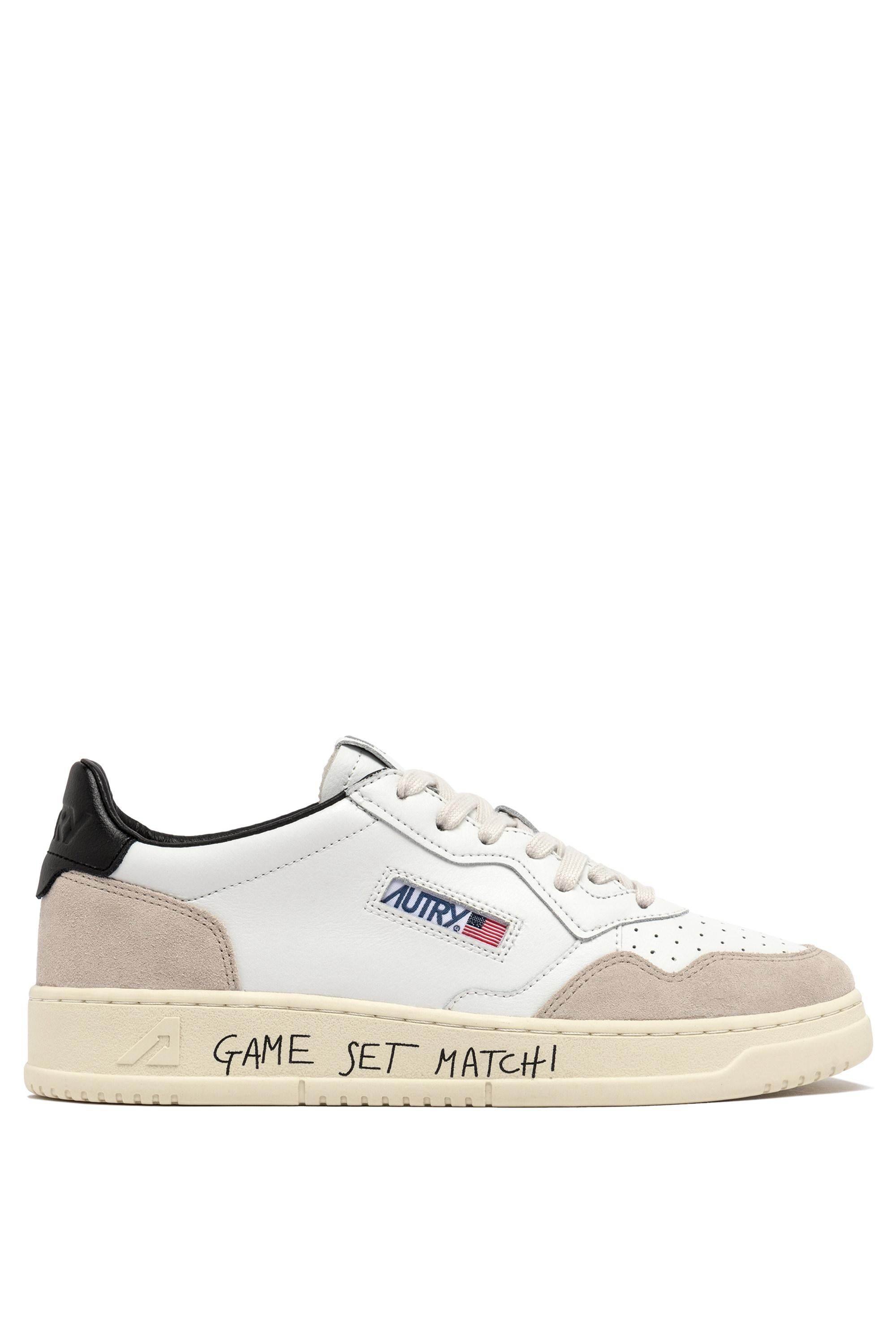Autry Sneakers pelle e camoscio con scritta Game Set Match AULM MA04 WHT/BLACK