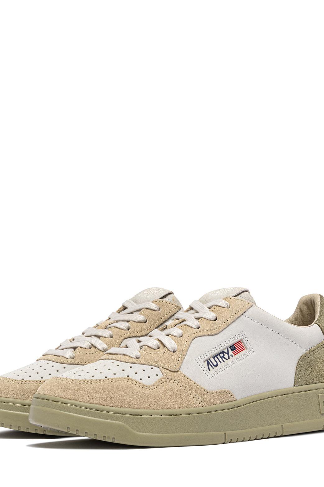 Autry Sneaker Medalist in triple suede fondo tono su tono AULM TS11 SND/GRYGRN