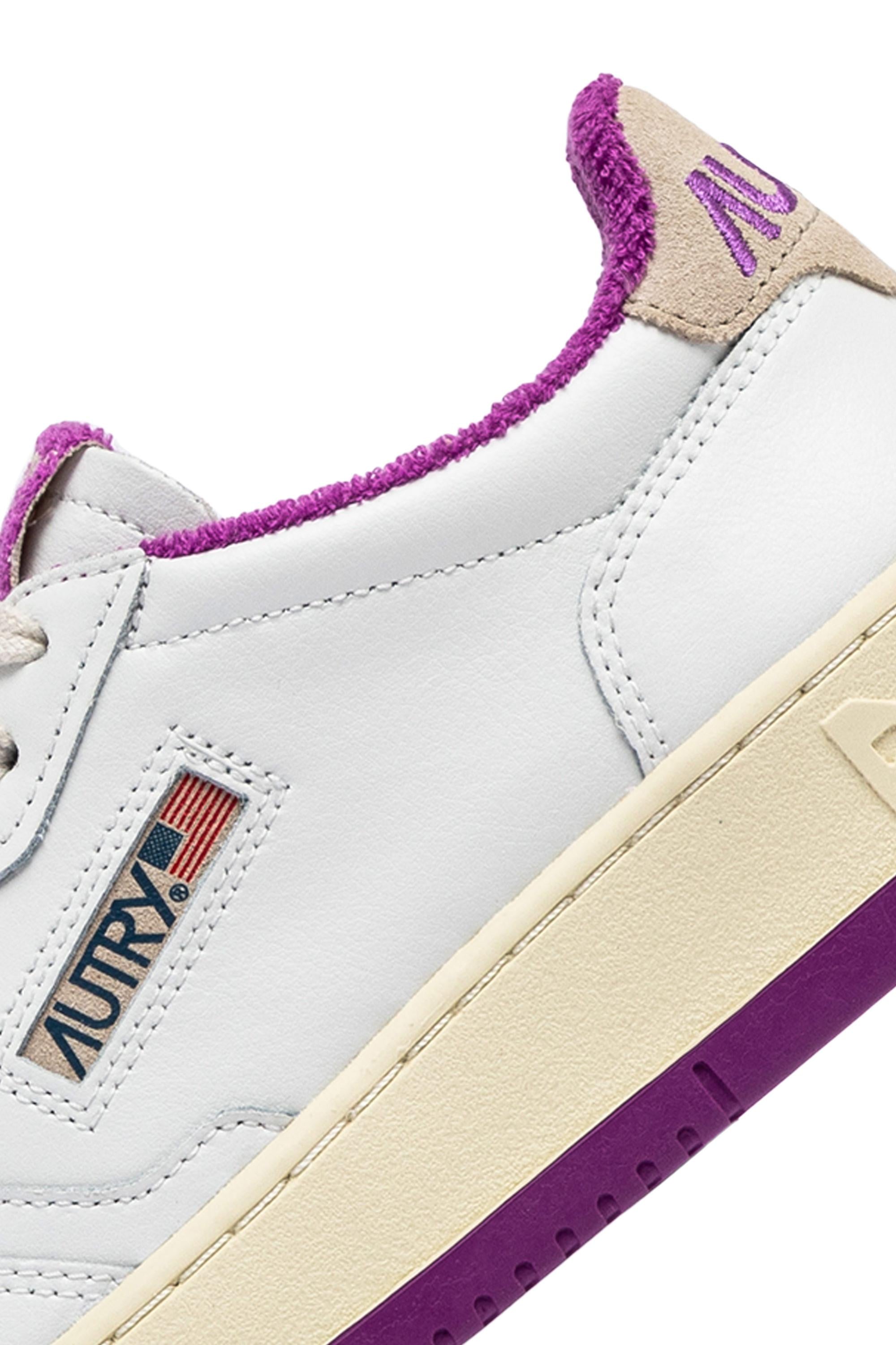 Autry Sneaker donna Medalist in pelle con dettagli in spugna fucsia AULW VS04 WHT/HYVL