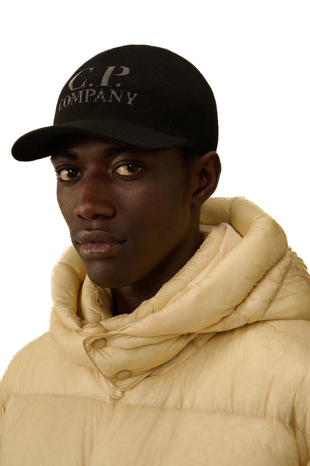 CP Company Cappello baseball in lana merino con logo frontale CMAC299A 005509A 999