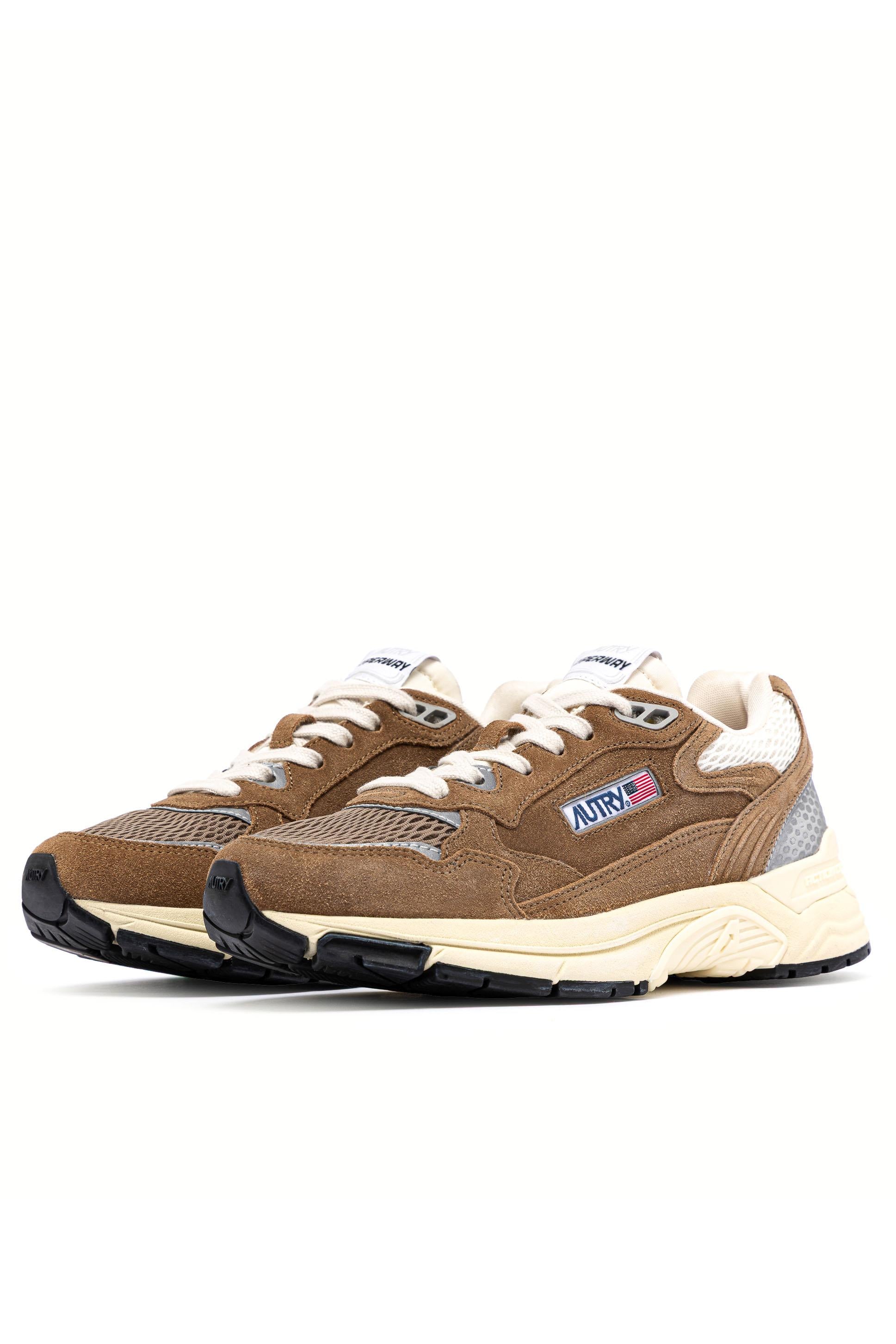 Autry Running in camoscio modello Hyperway HYLM UM04 CIGAR/SILV