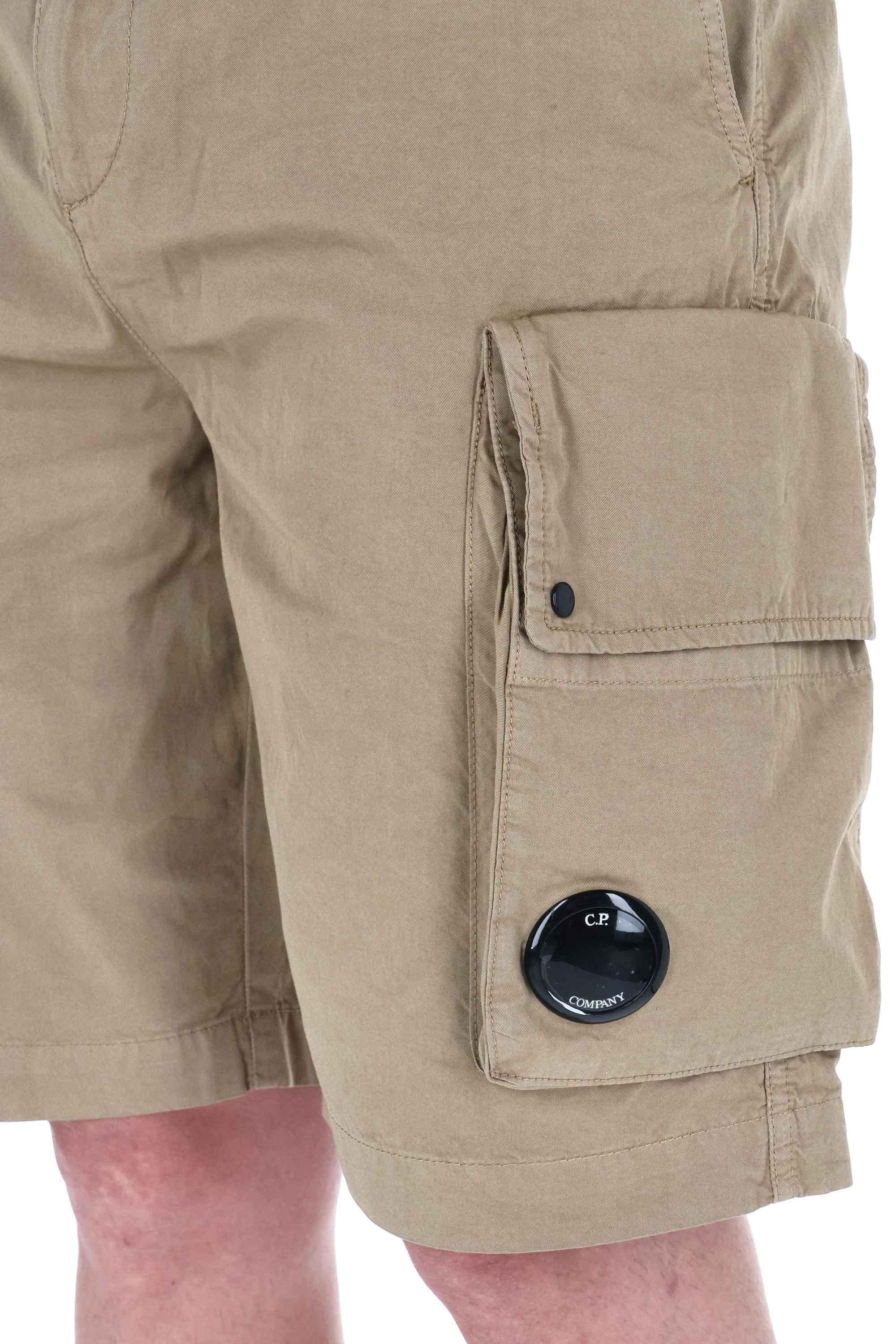 CP Company Bermuda in cotone gabardina modello cargo MBE315A11 0340O 305