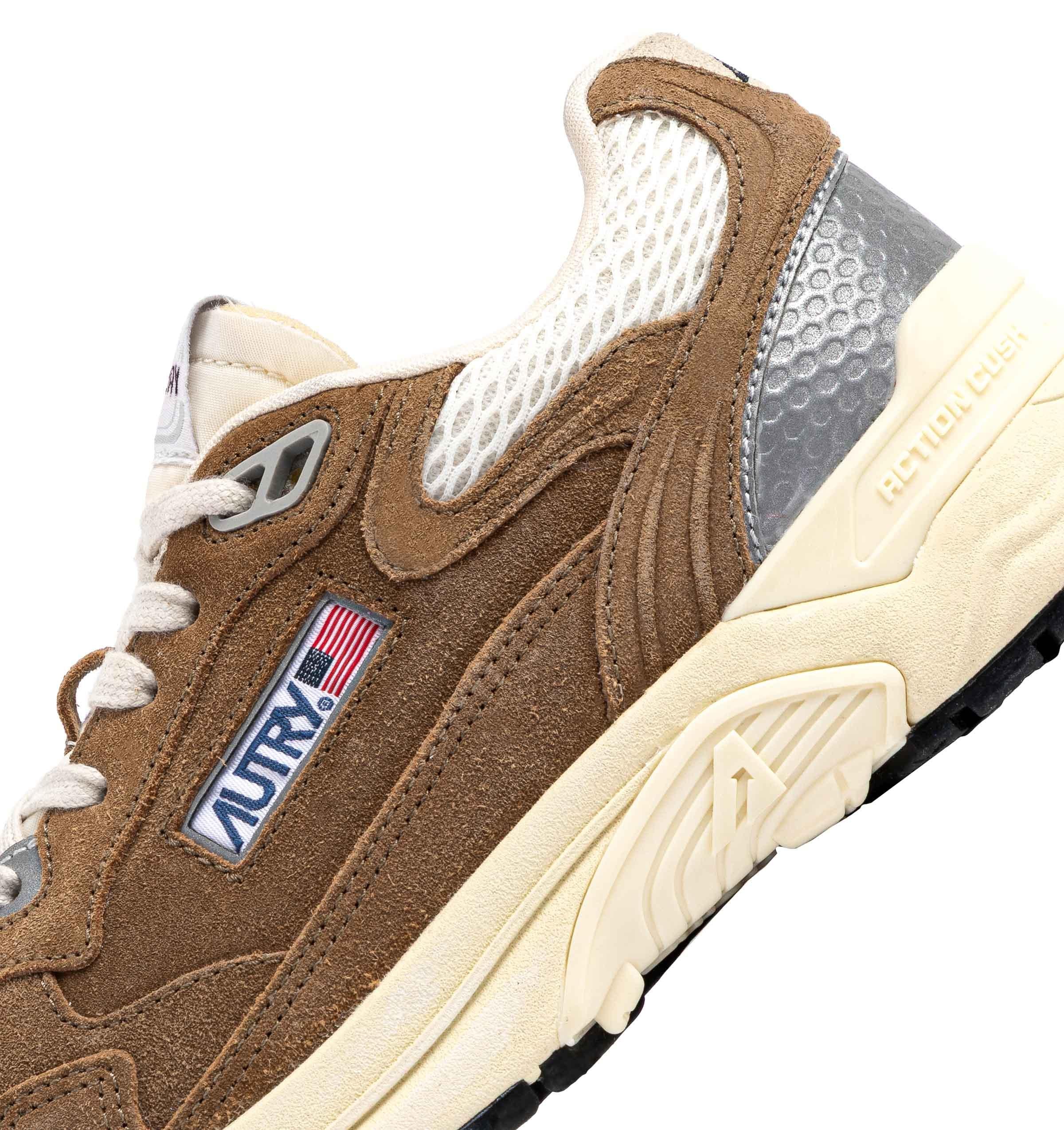 Autry Running in camoscio modello Hyperway HYLM UM04 CIGAR/SILV
