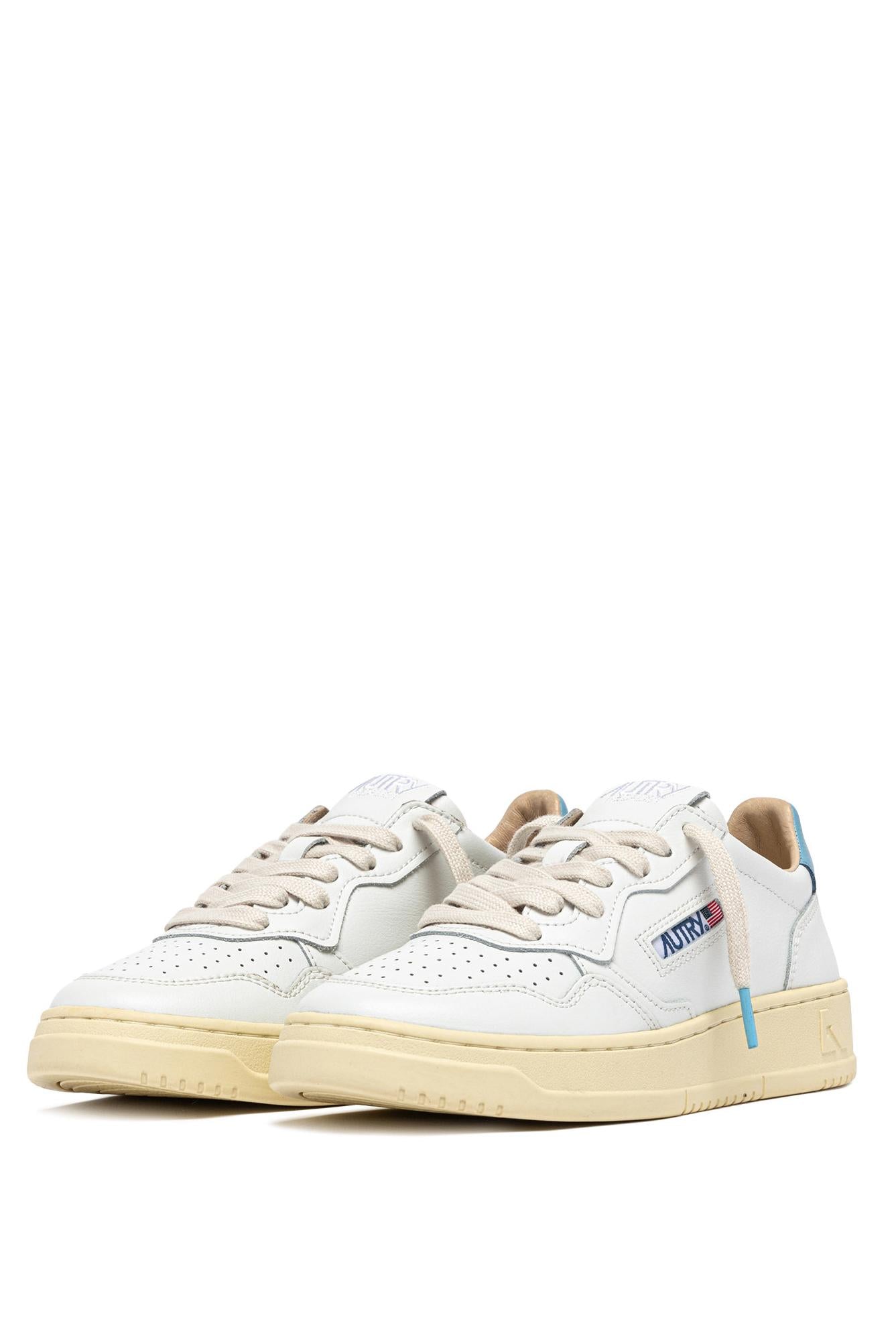 Autry Sneaker Medalist in pelle talloncino azzurro AULW TB01 WHT/FORGET