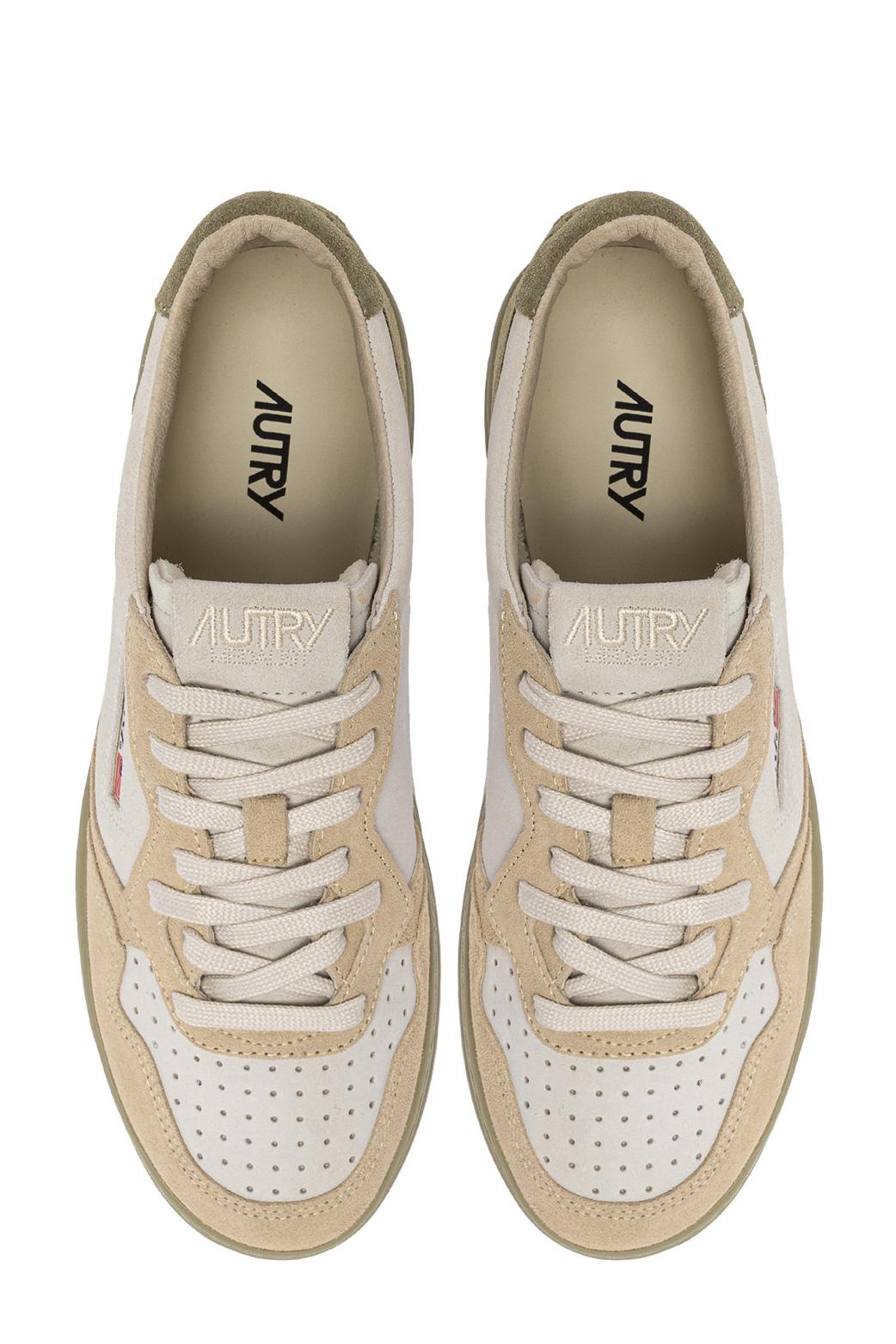 Autry Sneaker Medalist in triple suede fondo tono su tono AULM TS11 SND/GRYGRN