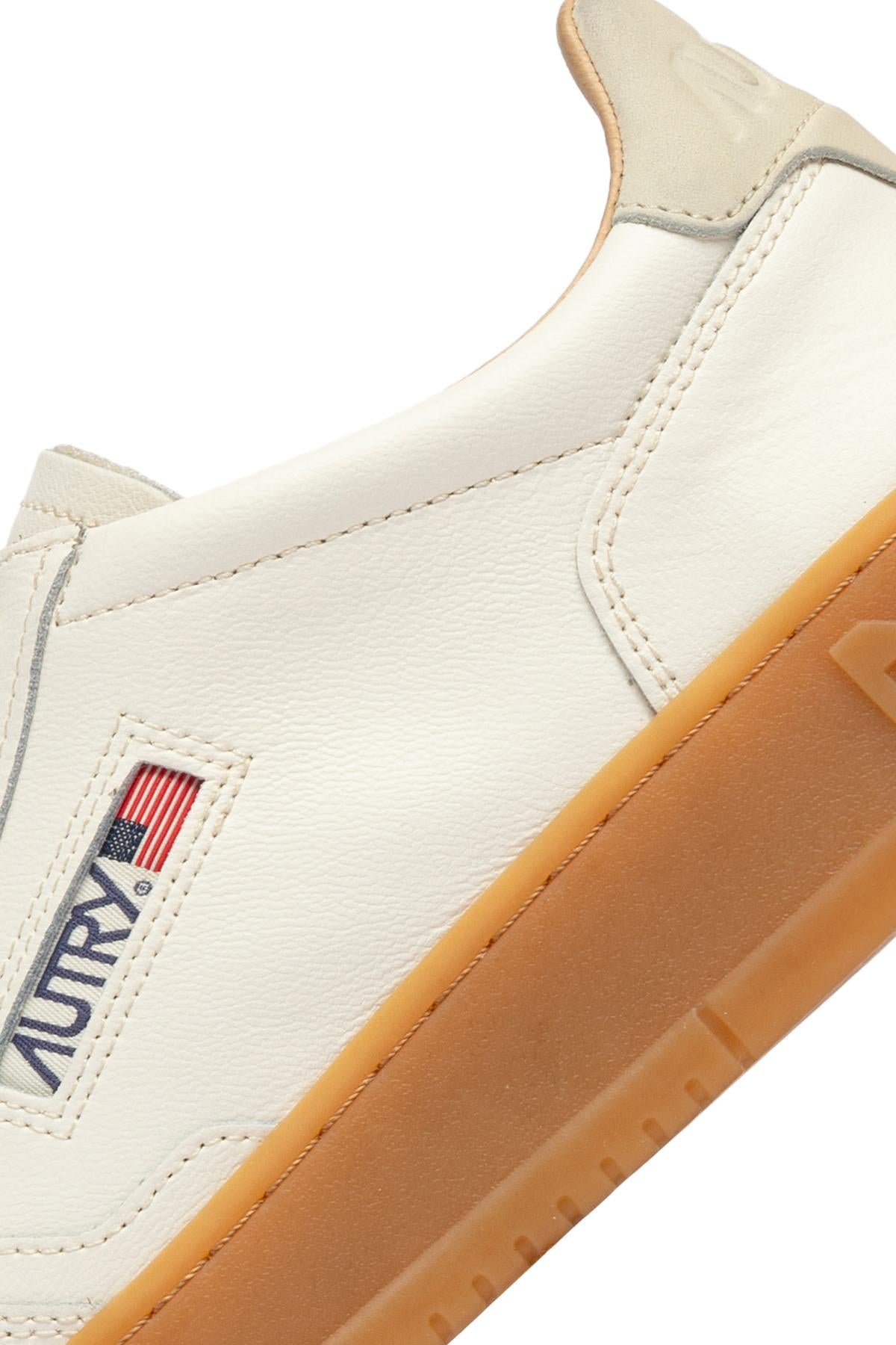 Autry Sneaker Medalist in soft leather AULM BD01 MRSH/MRSH