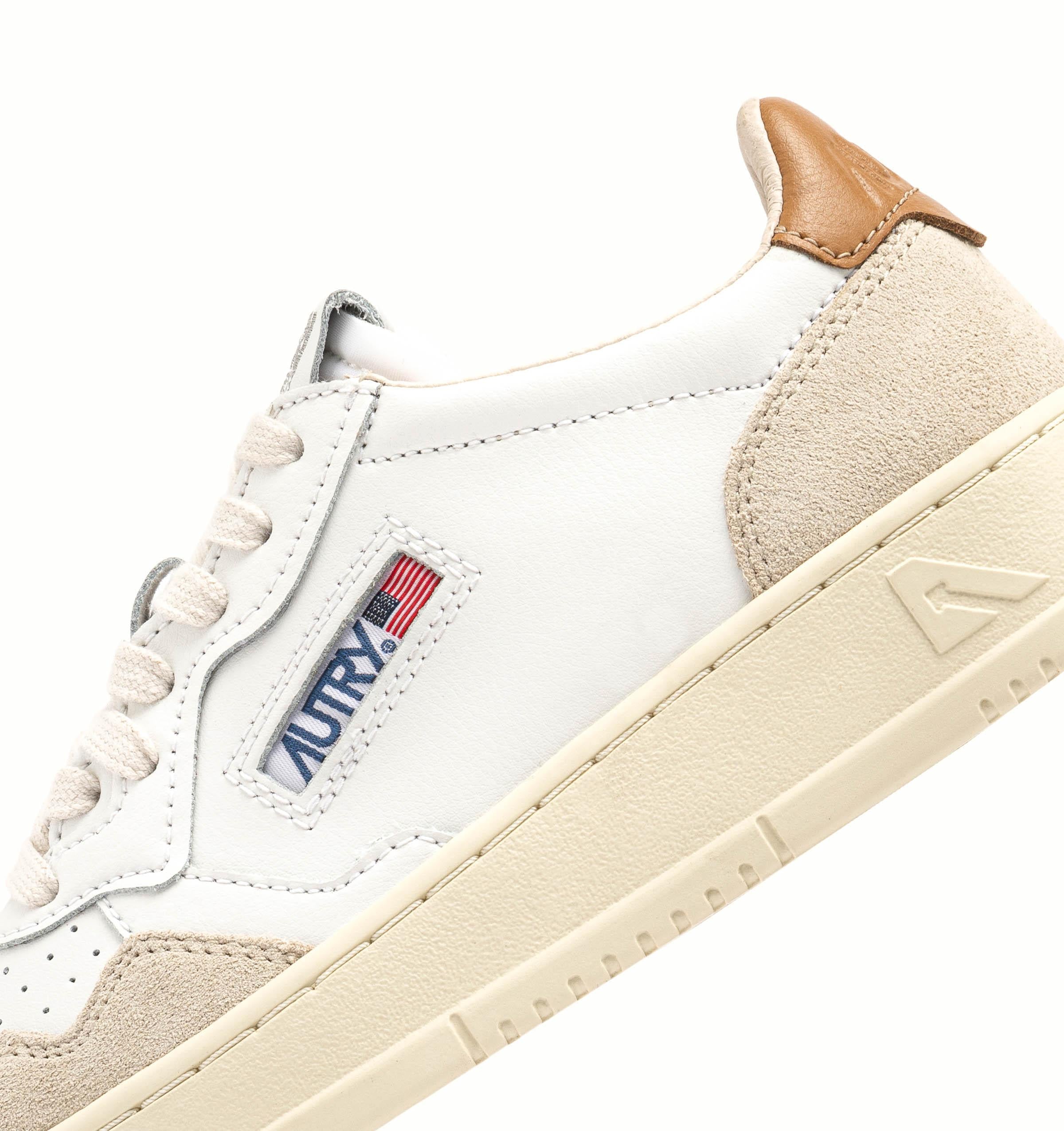 Autry Sneaker bimateriale in pelle e camoscio talloncino nocciola AULM LS02 WHT/BRNSUG