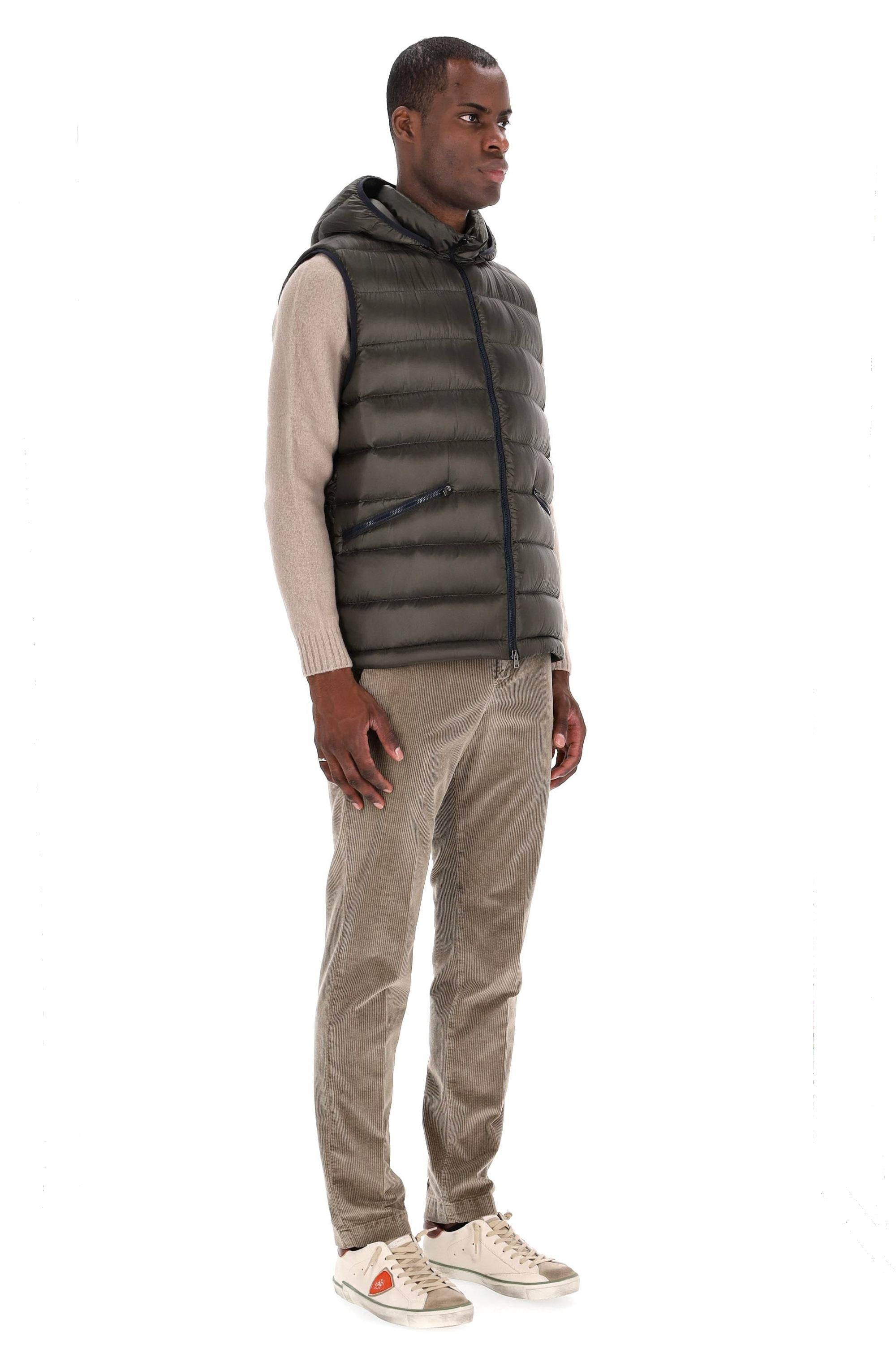 Gilet in piuma con cappuccio PI001300U-12020Z 7784 Herno