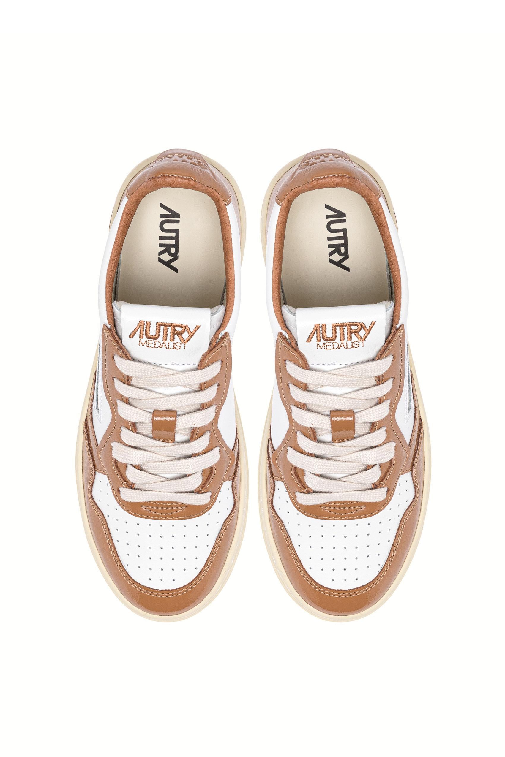 Autry Sneaker donna bimateriale in pelle e vernice AULW RT02 WHT/BRNSUG