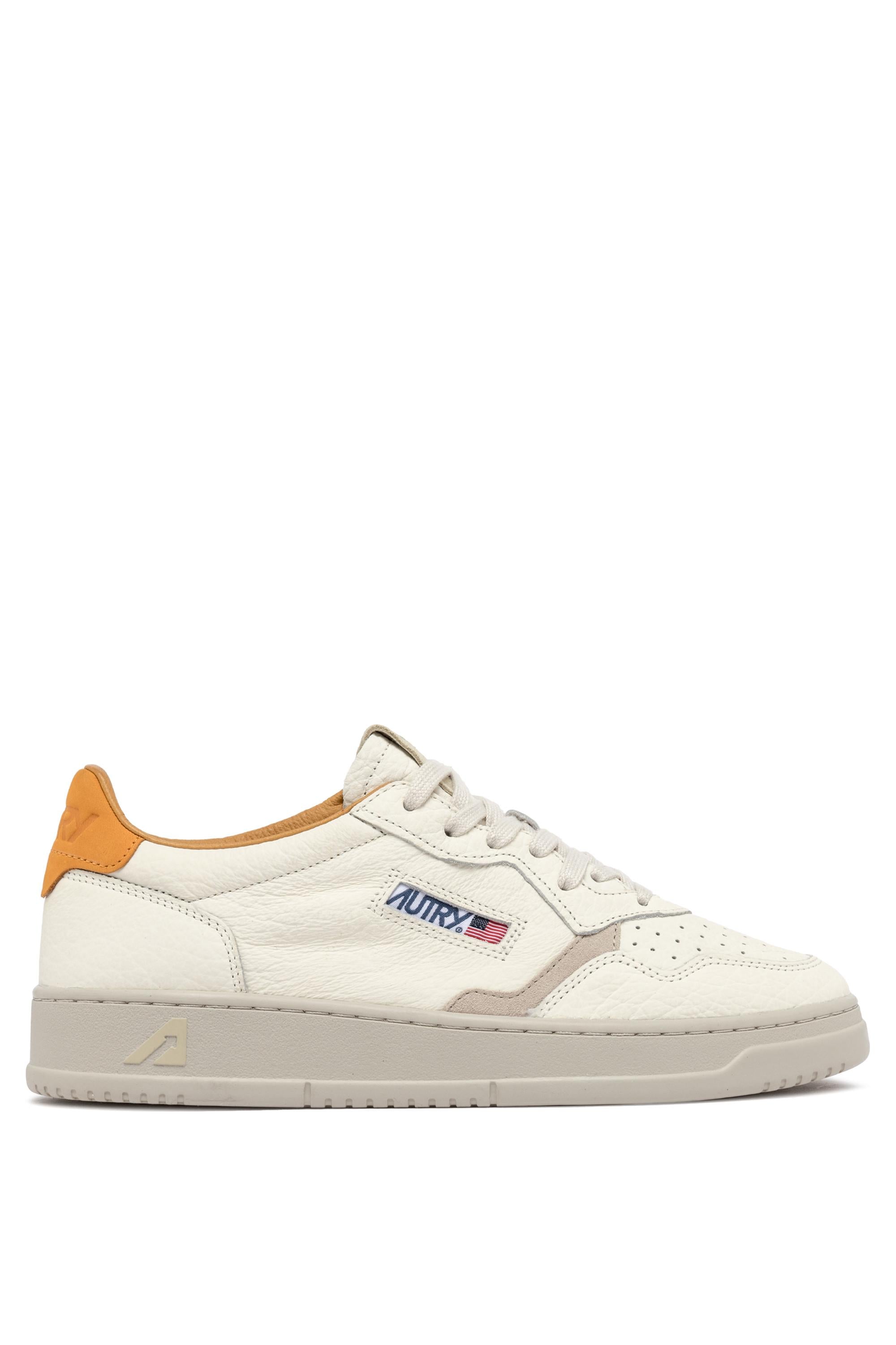 Sneaker Medalist low in pelle effetto elephant talloncino ocra AULM NE06 APR/SAND Autry