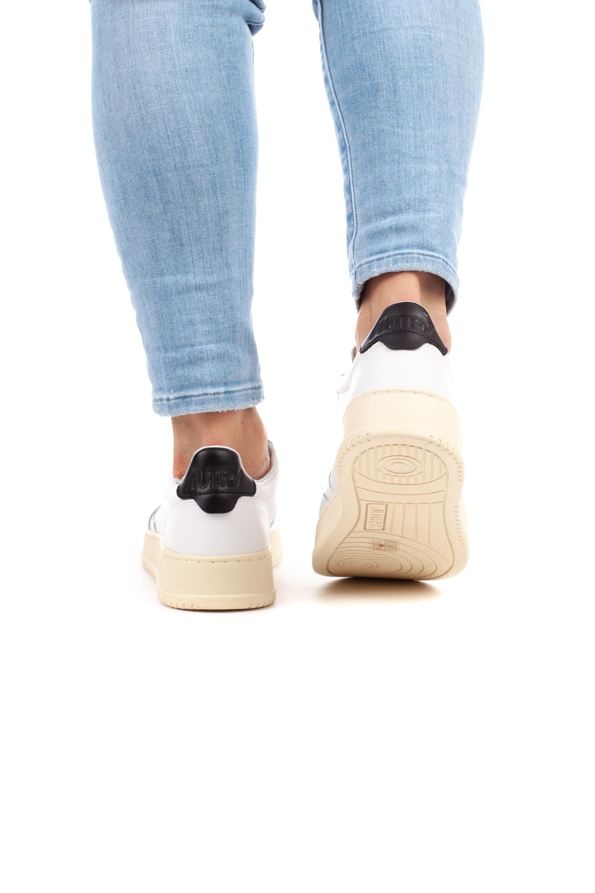 Sneaker Medalist donna in pelle talloncino nero AULW - LL22 WHT/BLACK Autry