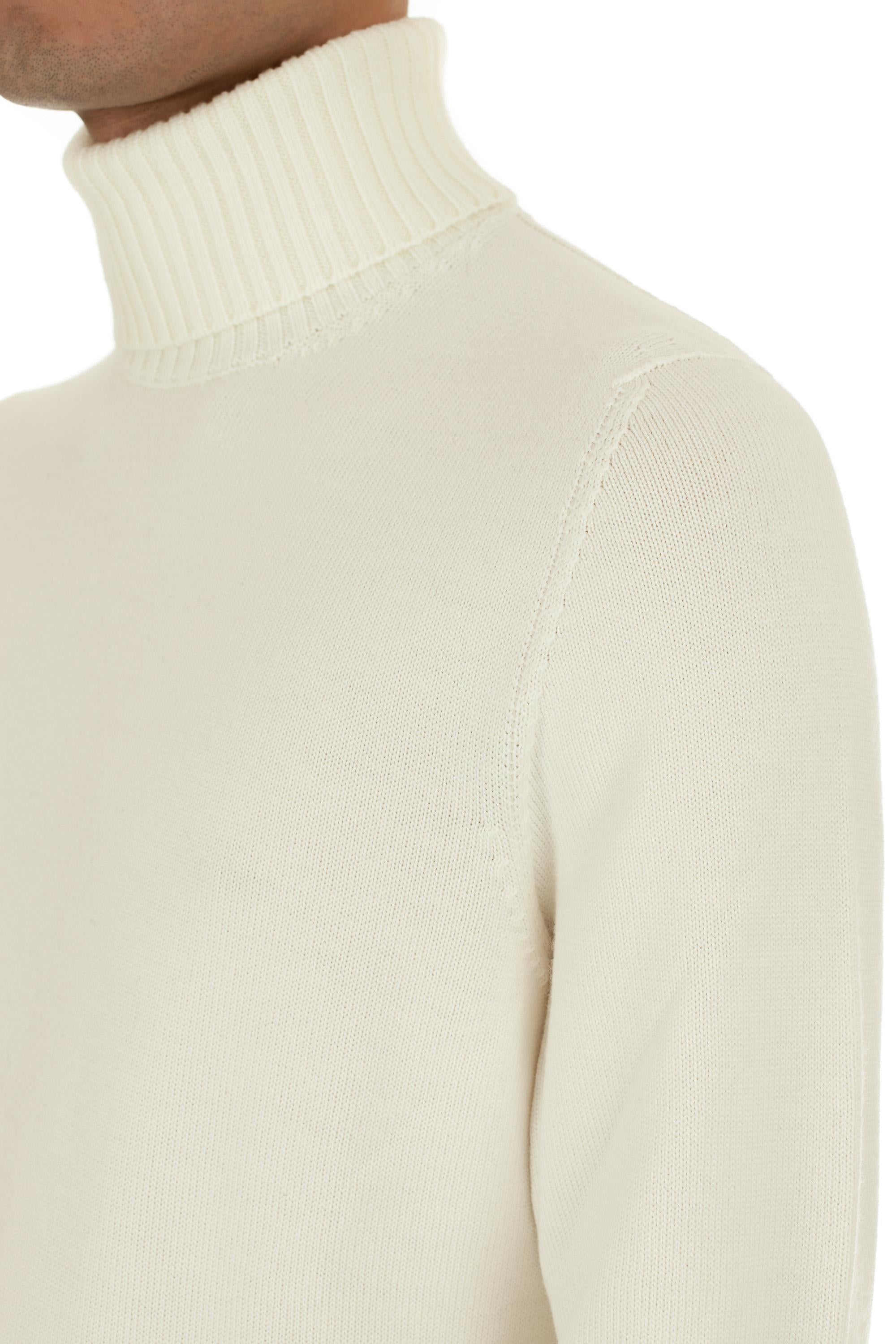 Maglia dolcevita in lana merinos finezza 7 D7M104.3 125 Drumohr