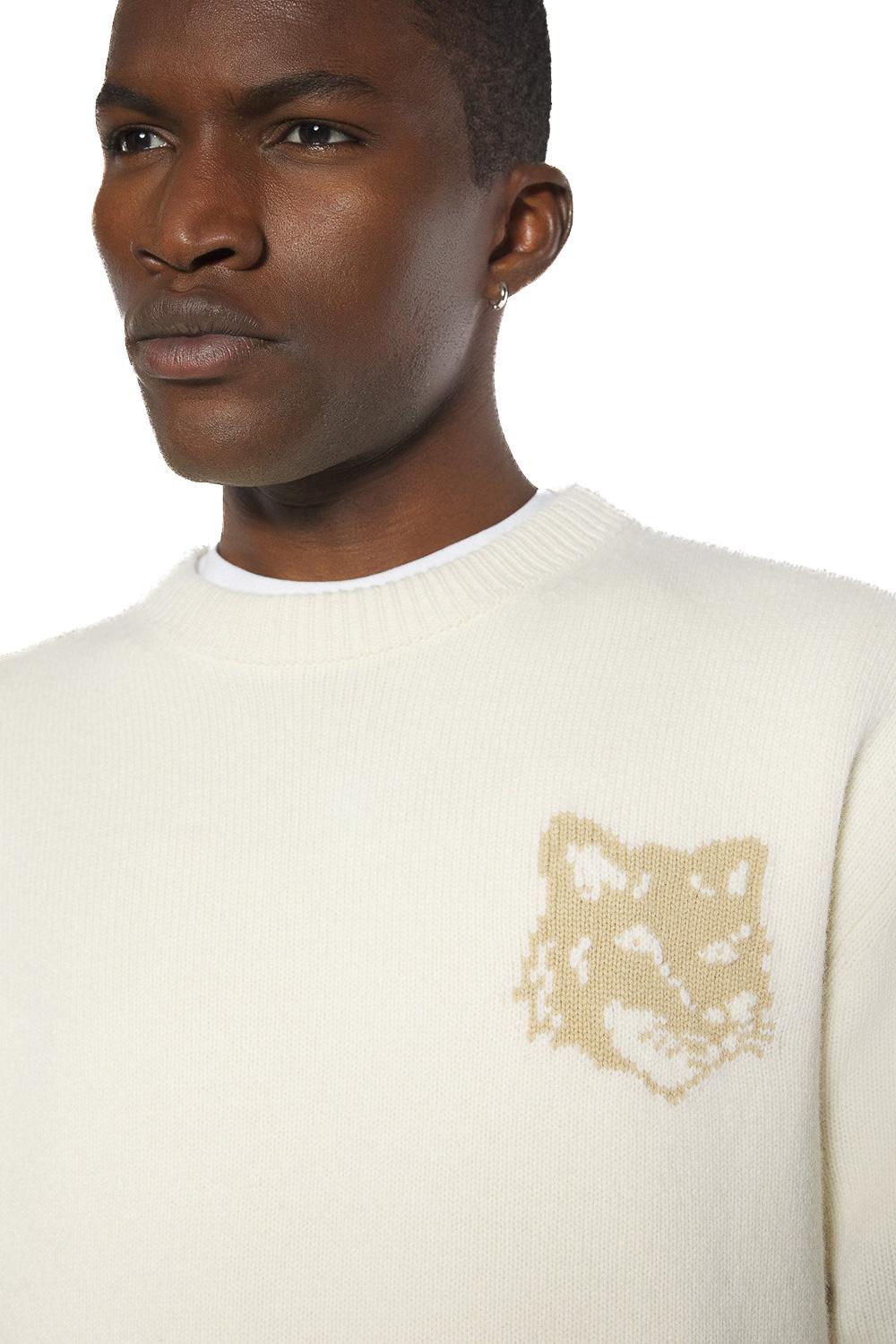Maison Kitsuné Maglia girocollo in lana merino con ricamo fox grande PM00816KM0329 0395