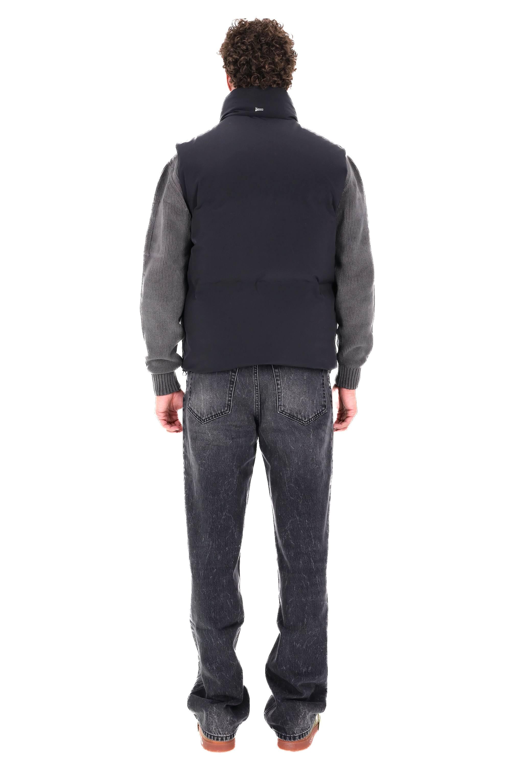 Herno Gilet imbottito in piuma linea Functional Wardrobe PI001289U-12590SZ 9300