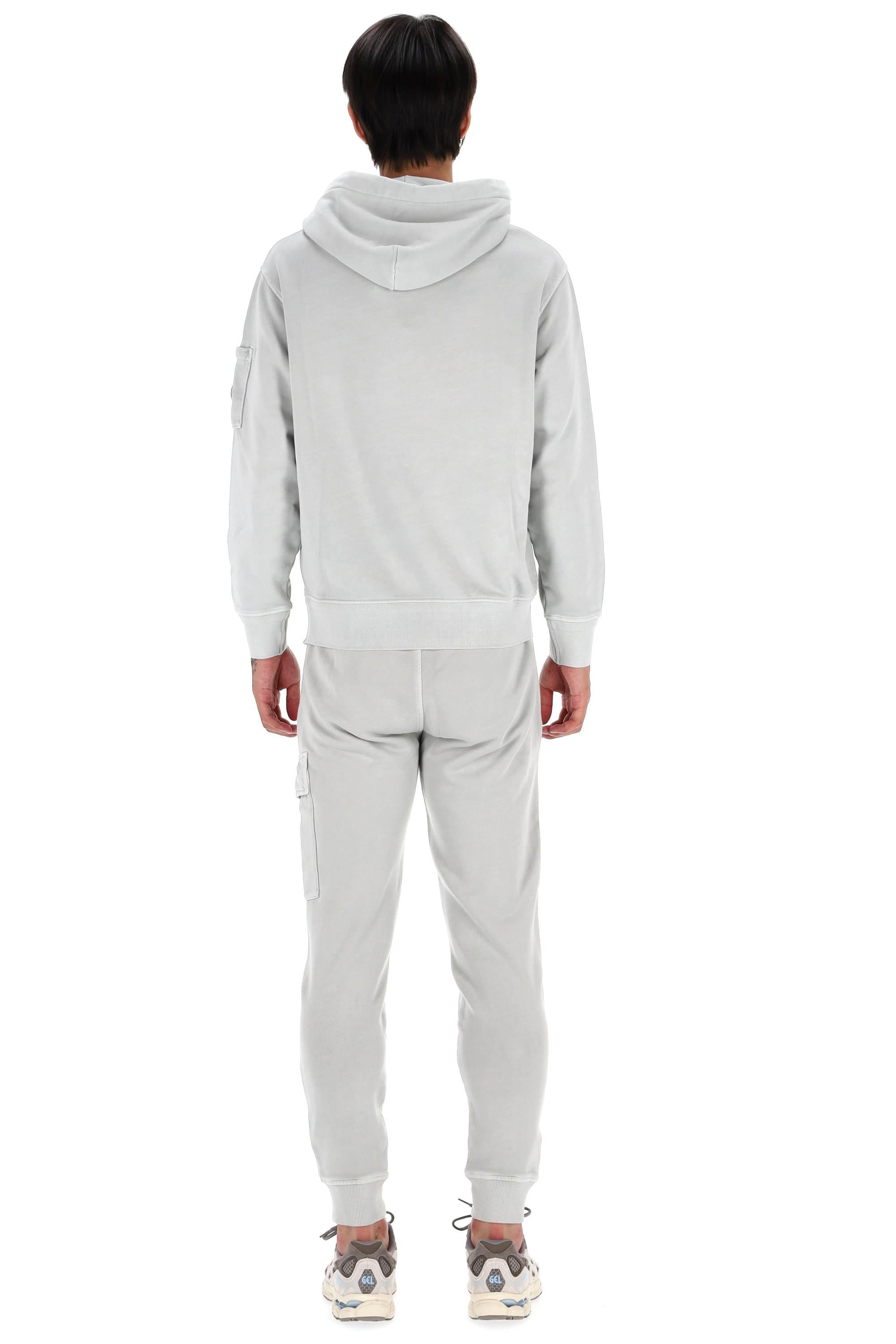 Felpa in cotone diagonale con cappuccio Resist Dyed CMSS099A 110044R 800 CP Company