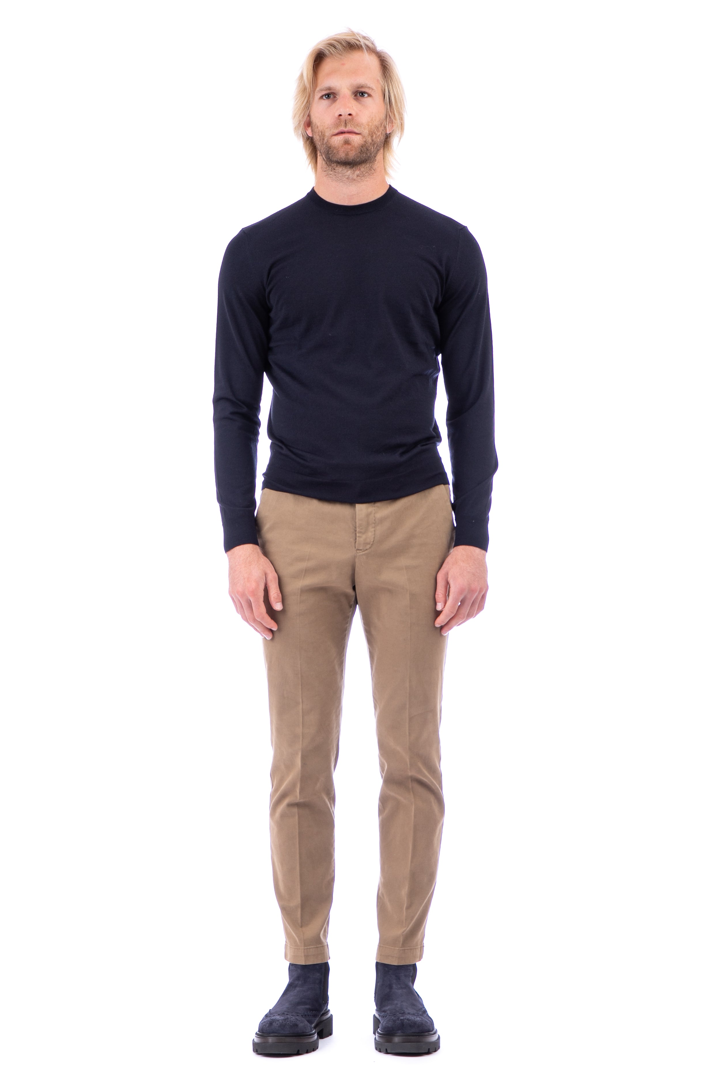 Crew-neck sweater in super 140's fine wool