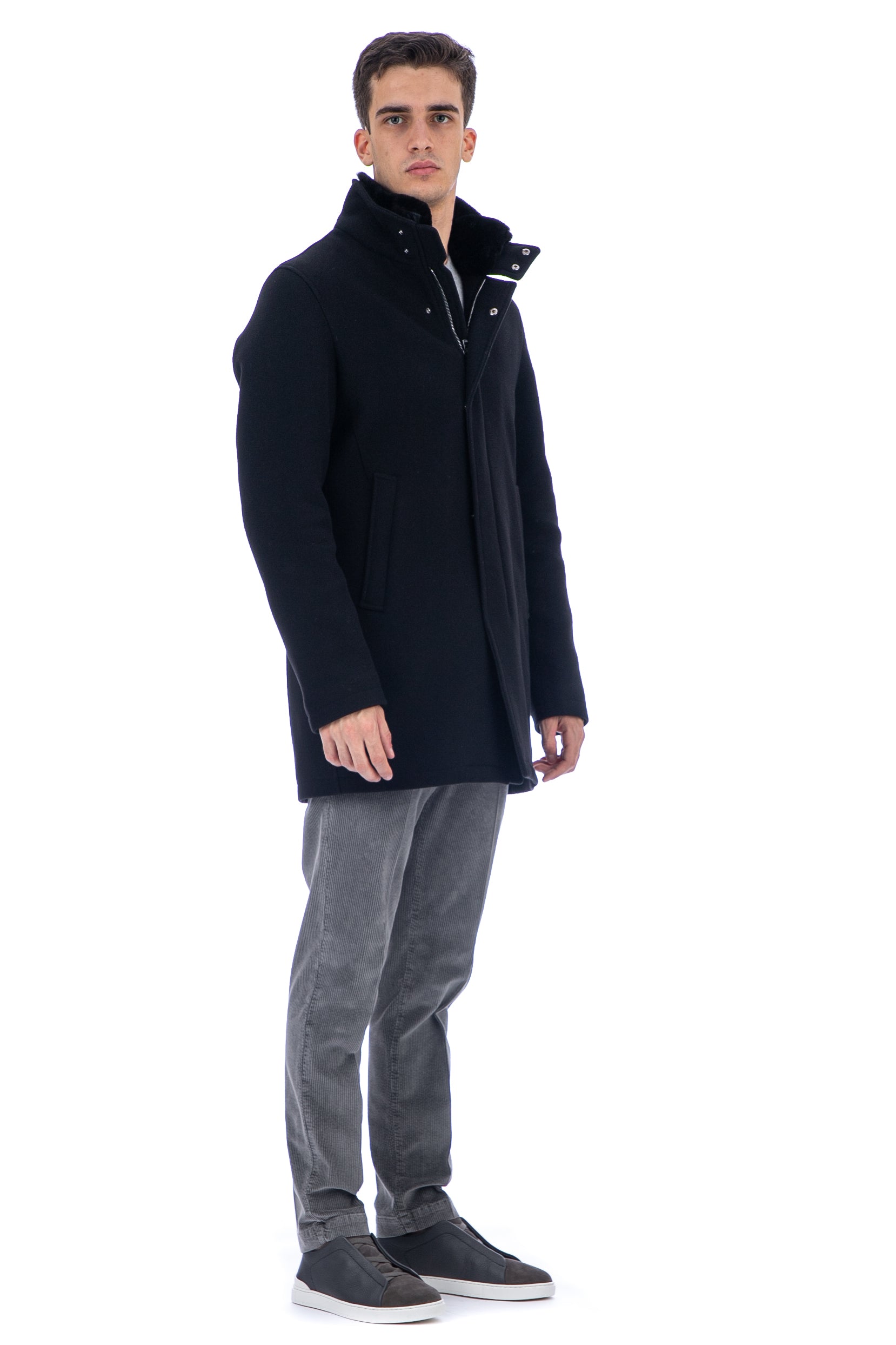 Wool coat padded with thermore and beaver collar