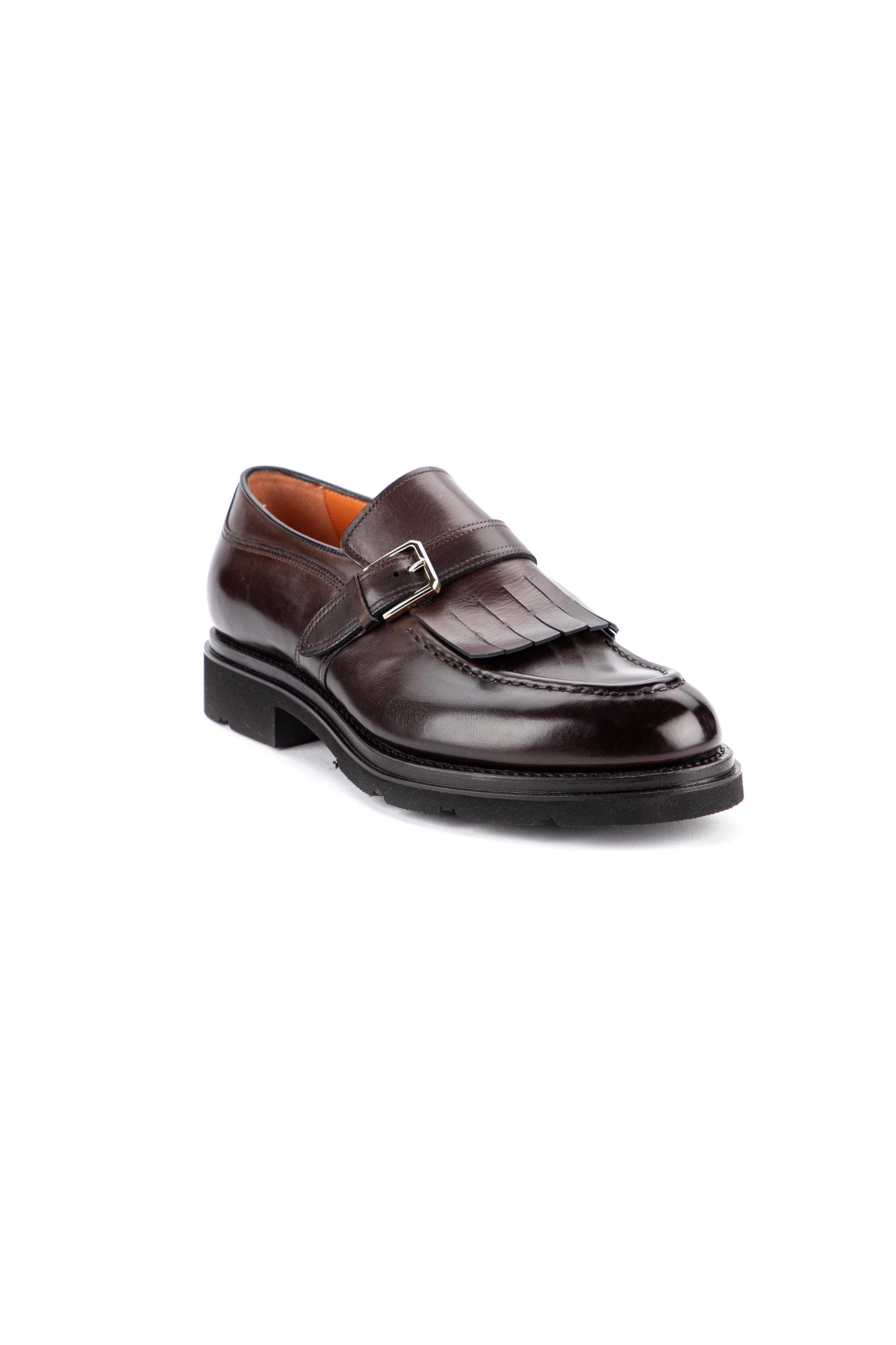 Single buckle leather shoe with fringes