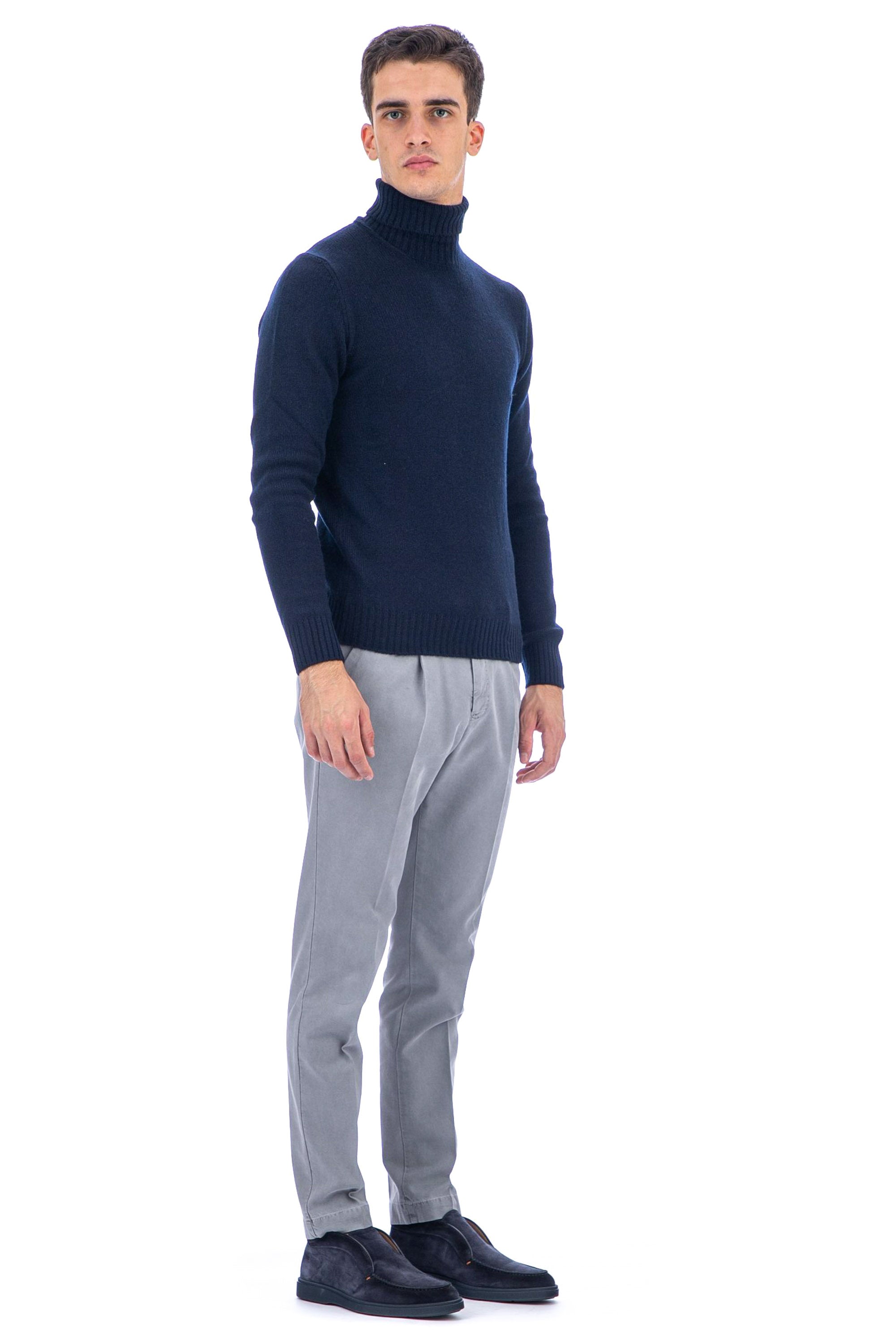 Turtleneck sweater in 7 gauge merino wool