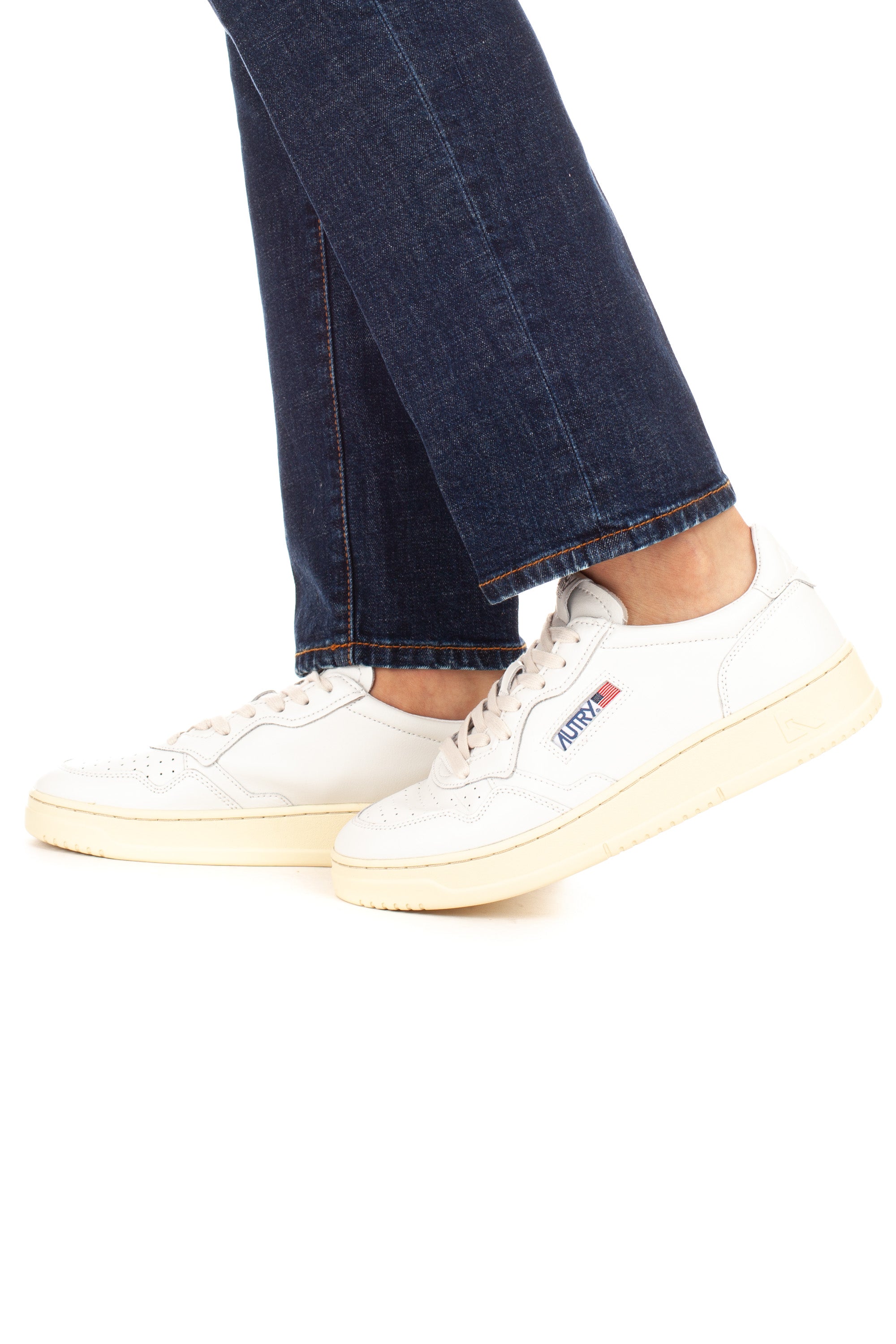 Medalist sneaker in white heel tab leather