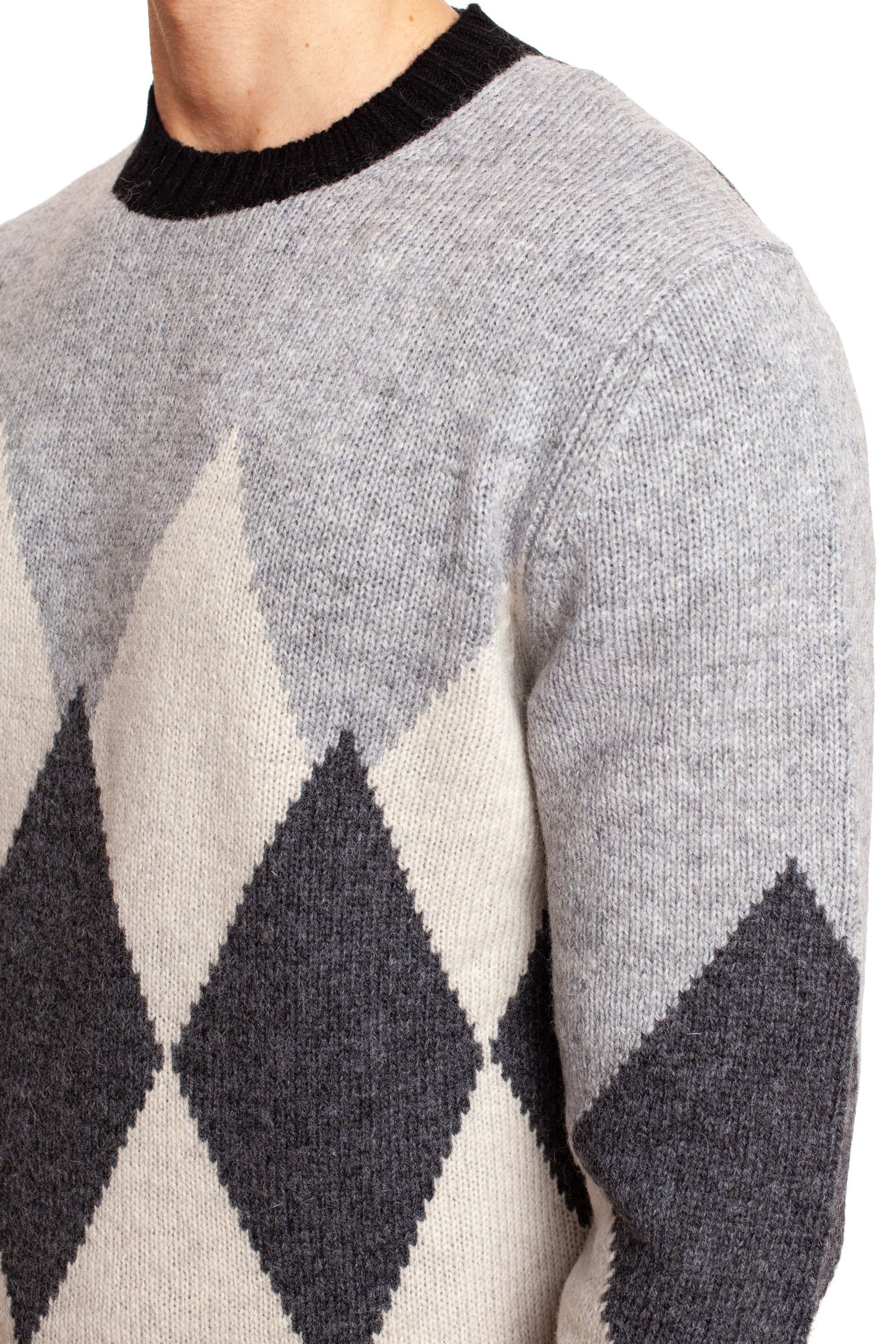 Diamond patterned soft shetland crewneck