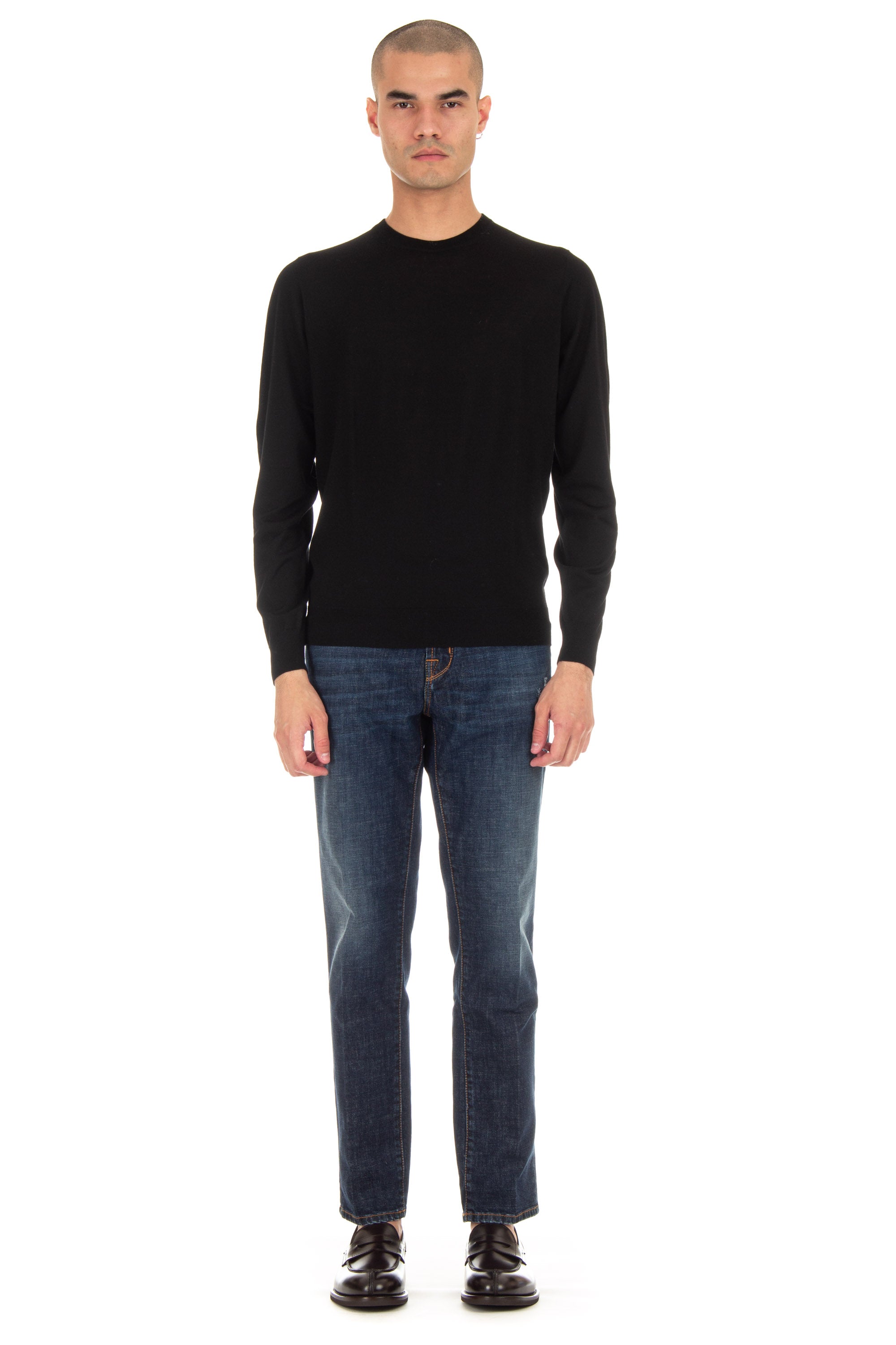 Crew-neck sweater in super 140's fine wool