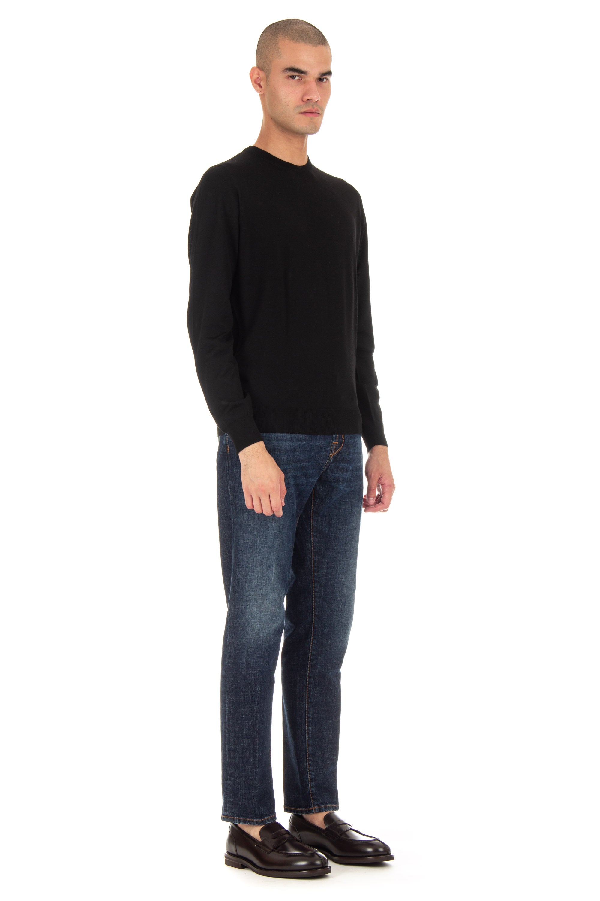 Crew-neck sweater in super 140's fine wool