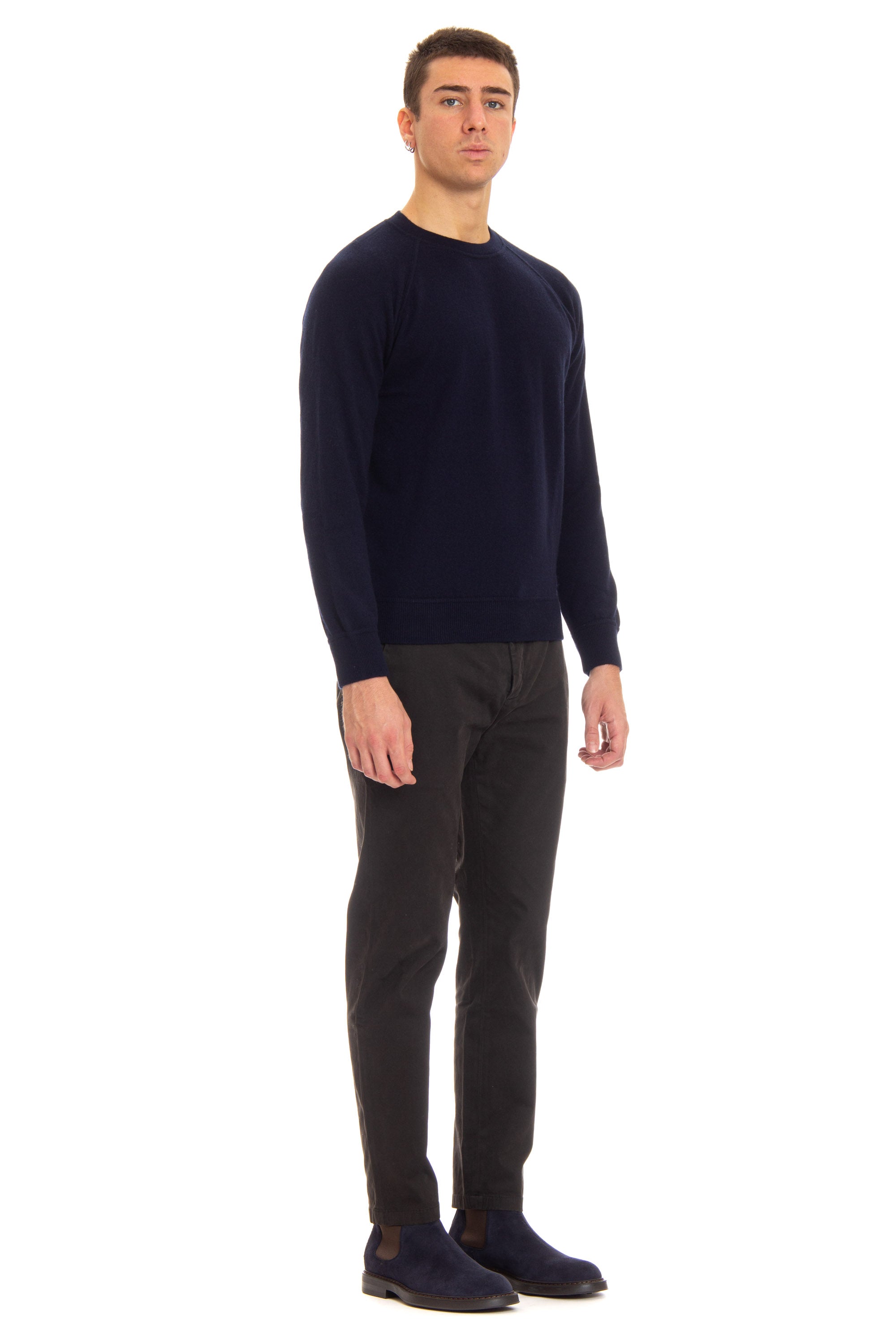 Cashmere crew neck with raglan sleeves