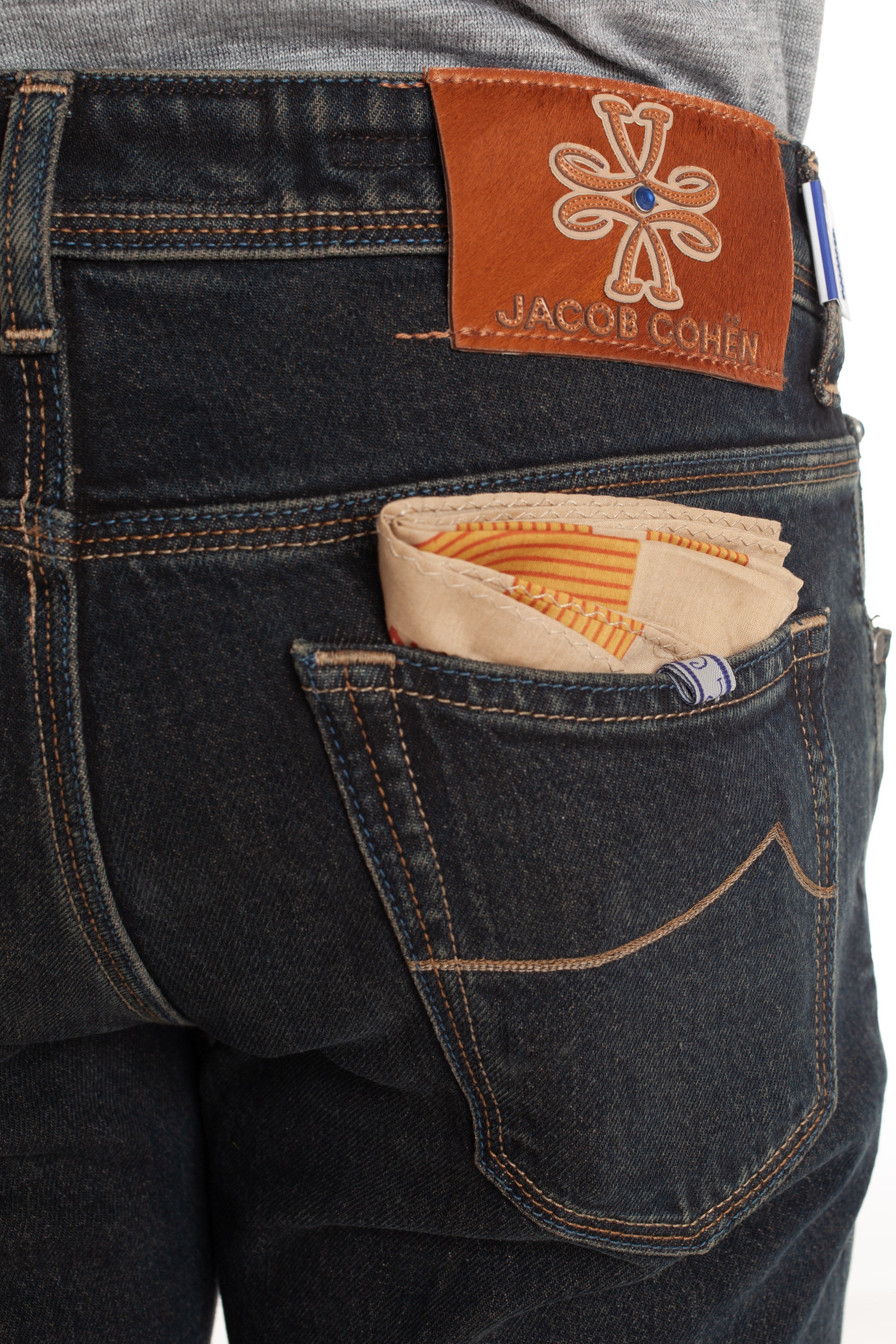 Scott fit jeans with stone-set label