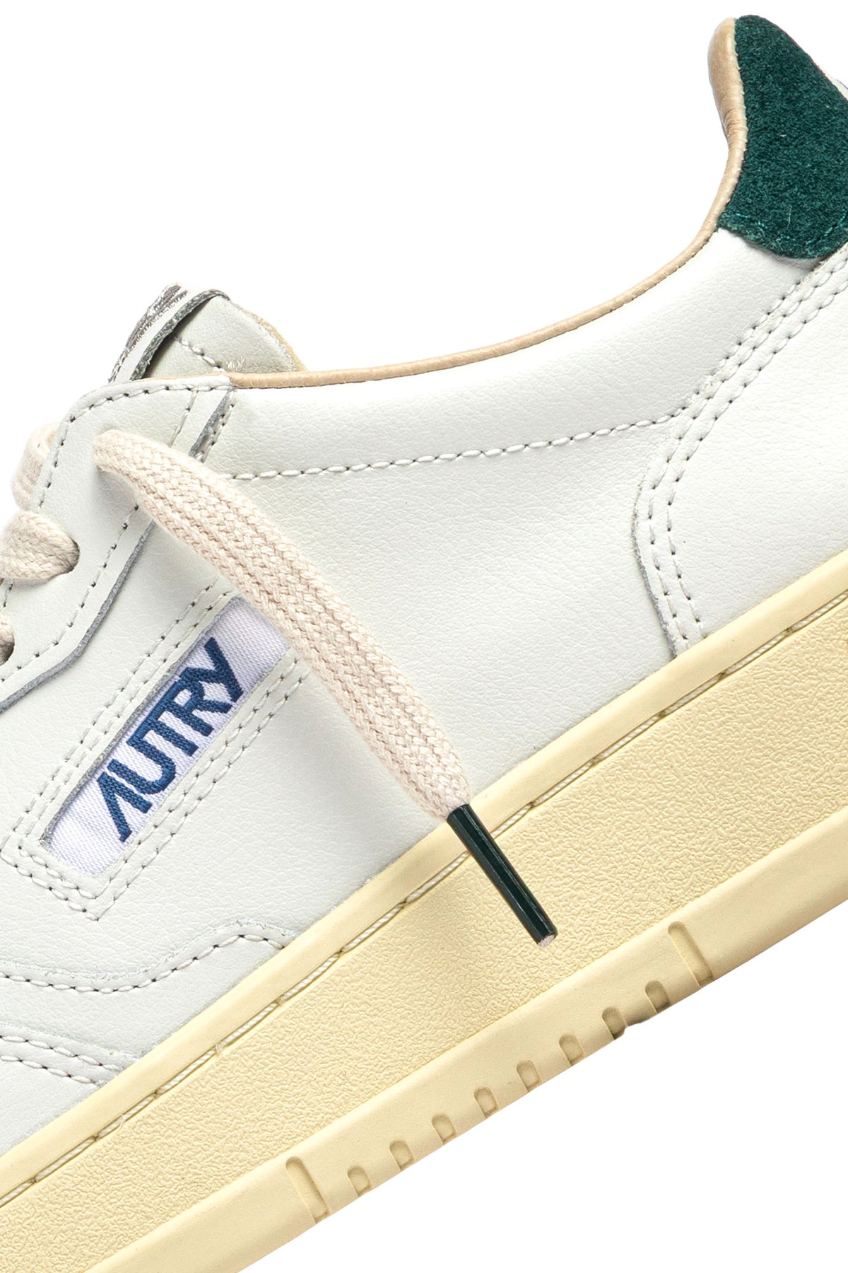 Autry Sneaker Medalist in pelle bianca con talloncino in camoscio Dark Sea AULM BJ02 WHT/DKSEA 