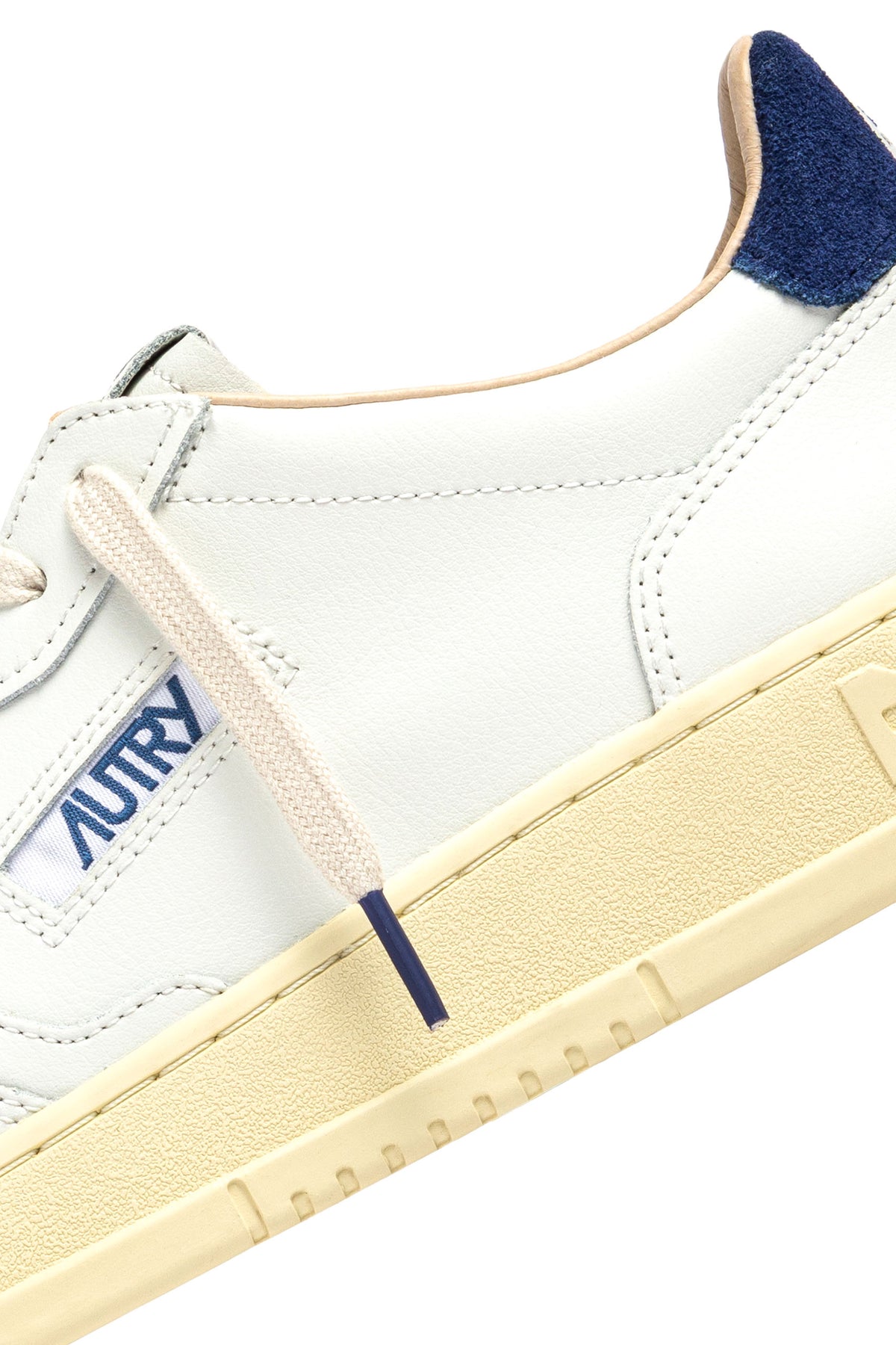 Autry Sneaker Medalist in pelle bianca con talloncino in camoscio Deep Blue AULM BJ03 WHT/BLUEDEP 