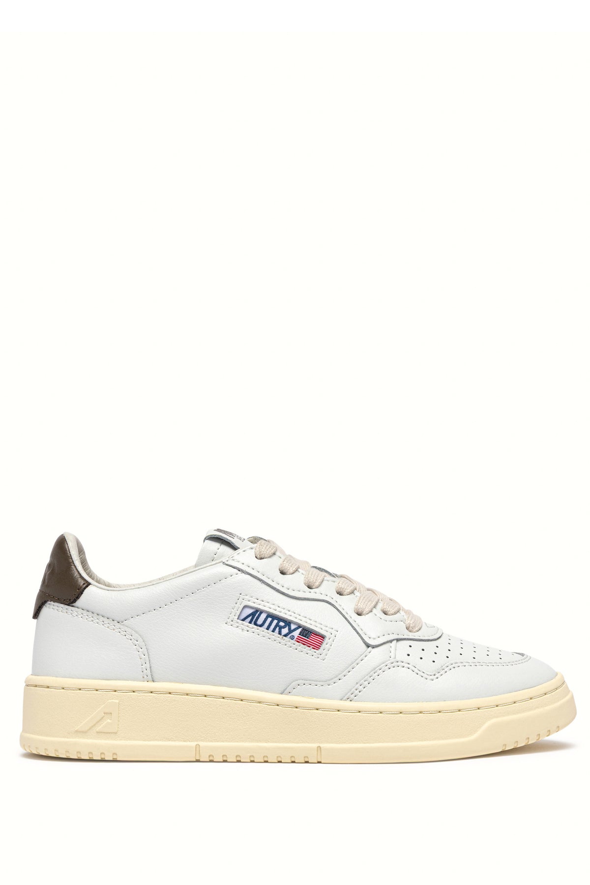 Autry Sneaker Medalist uomo in pelle bianca con talloncino Chocolate AULM LL28 WHT/CHOCO 