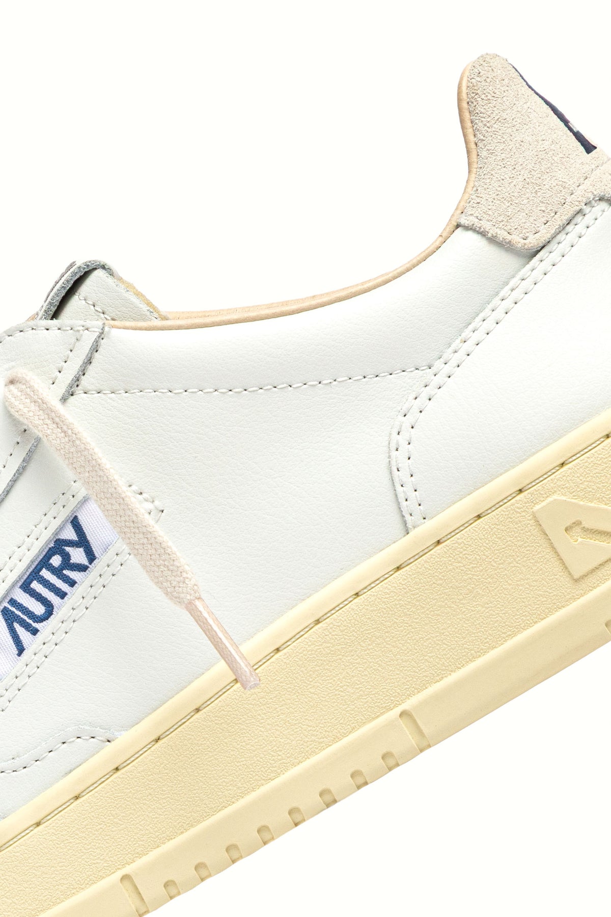 Autry Sneaker Medalist donna in pelle bianca con talloncino in camoscio Snow White AULW BJ04 WHT/SNOWHT 