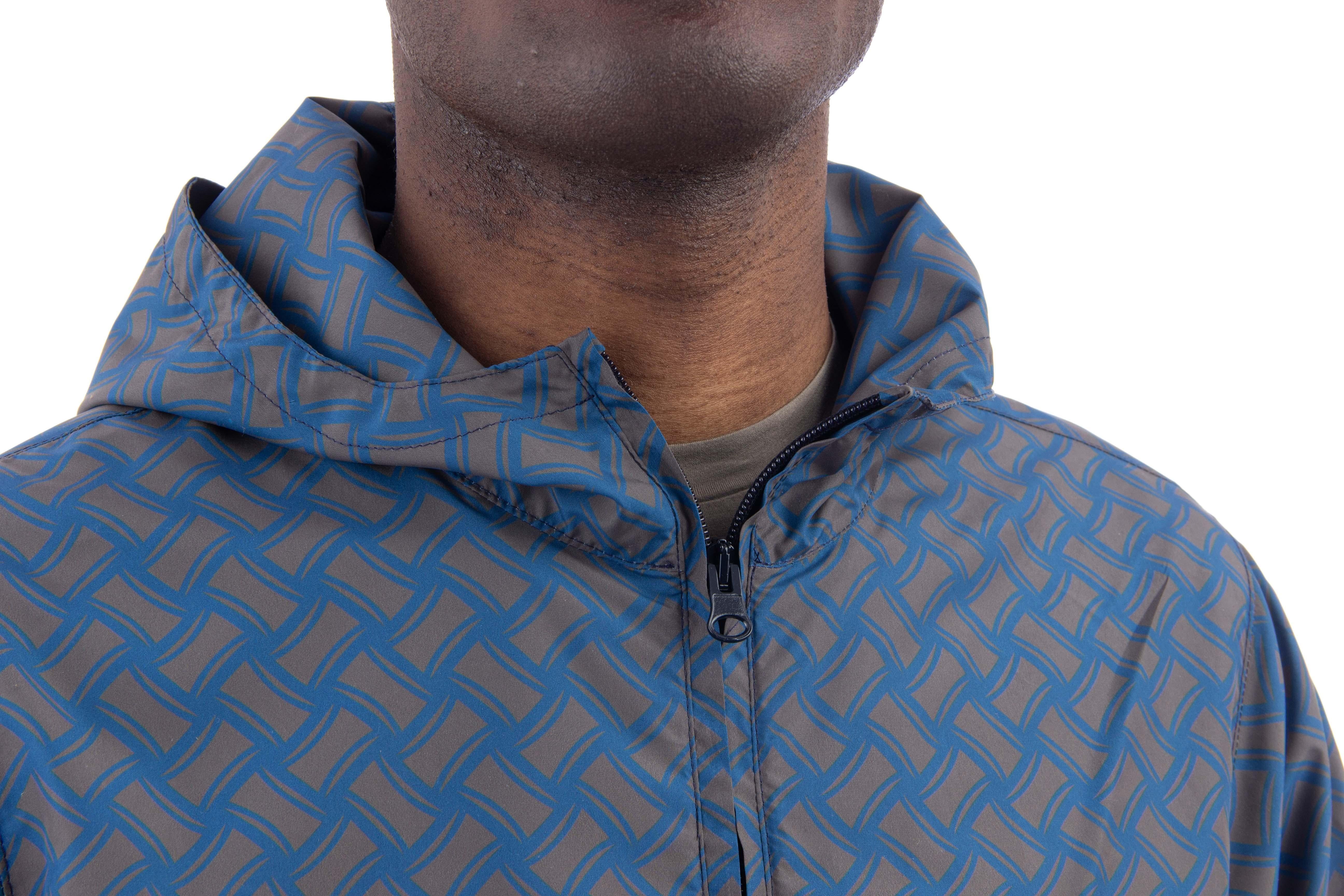 Kway in superlight nylon with biscuit pattern