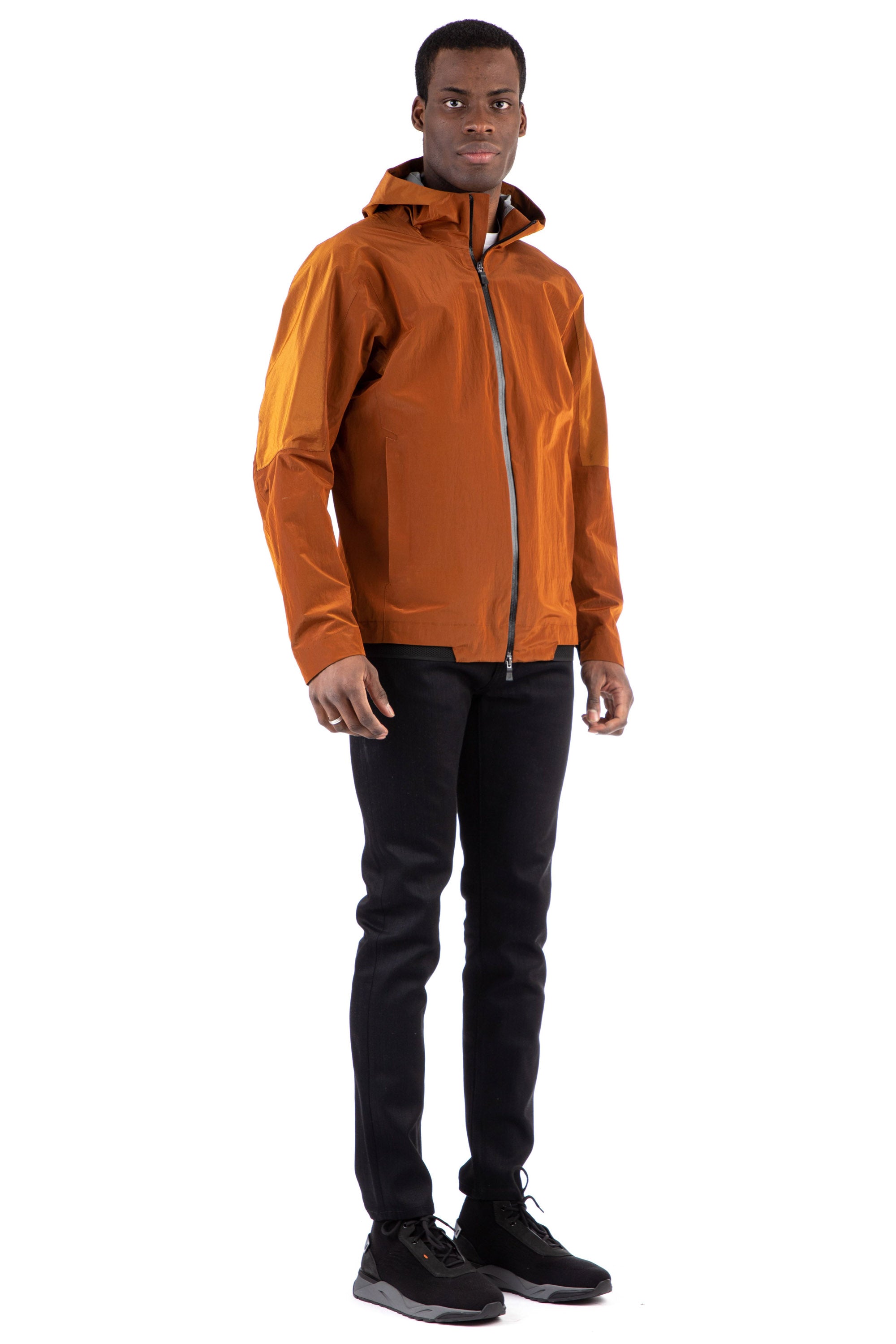 Opalescent nylon jacket with laminar line