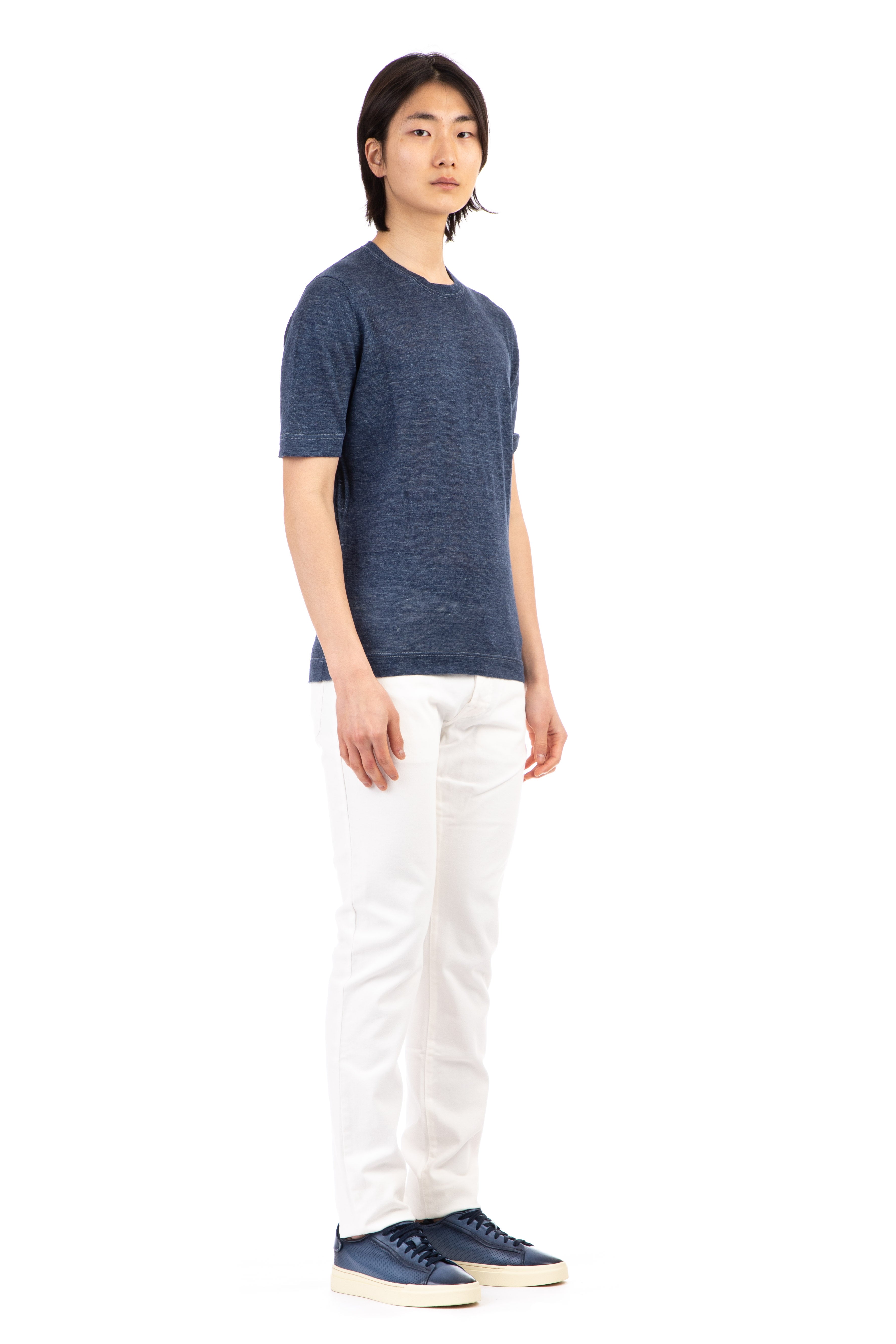 Linen T-shirt with double stitching collar