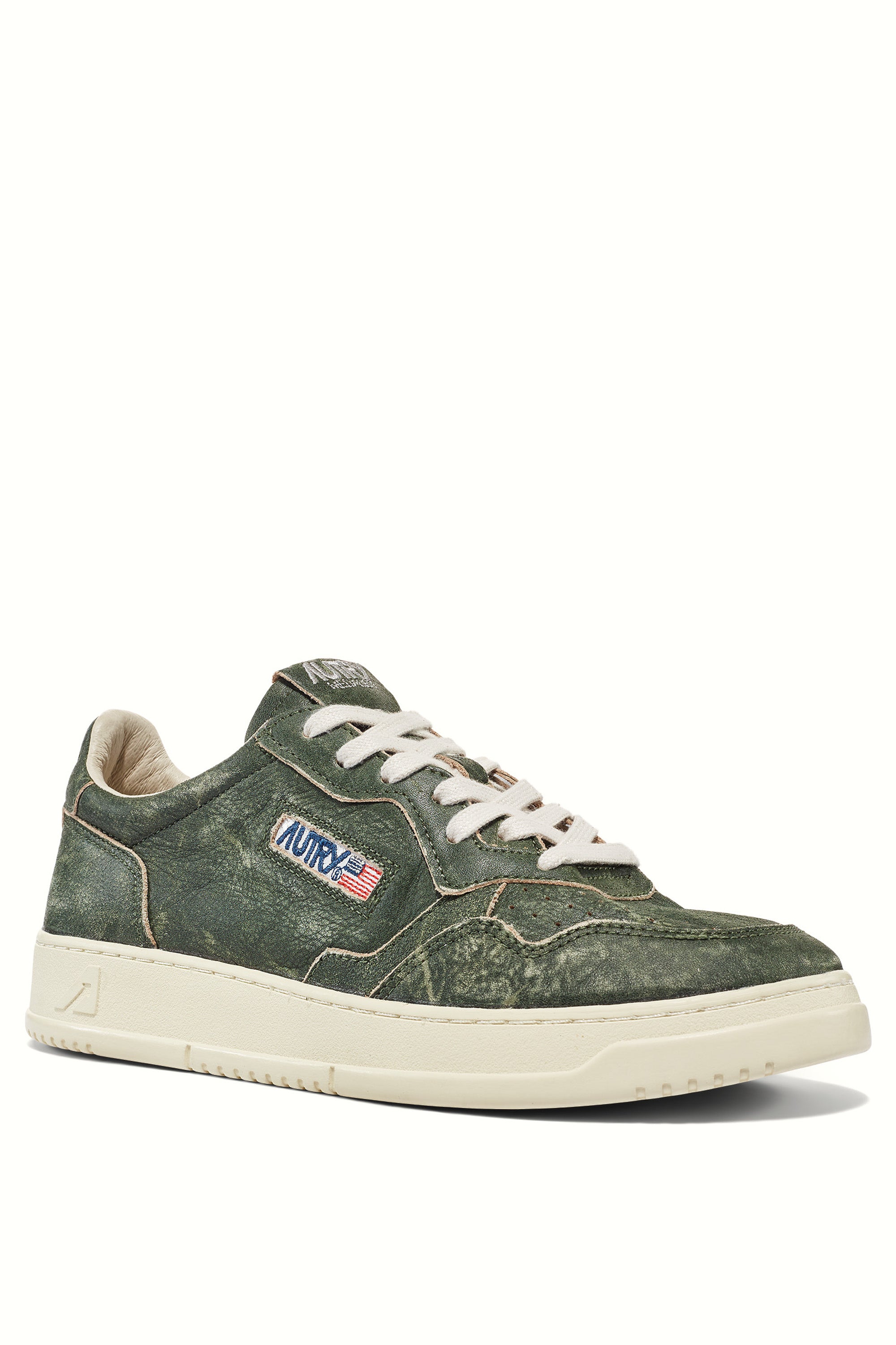 Medalist sneaker in supersoft cowhide leather