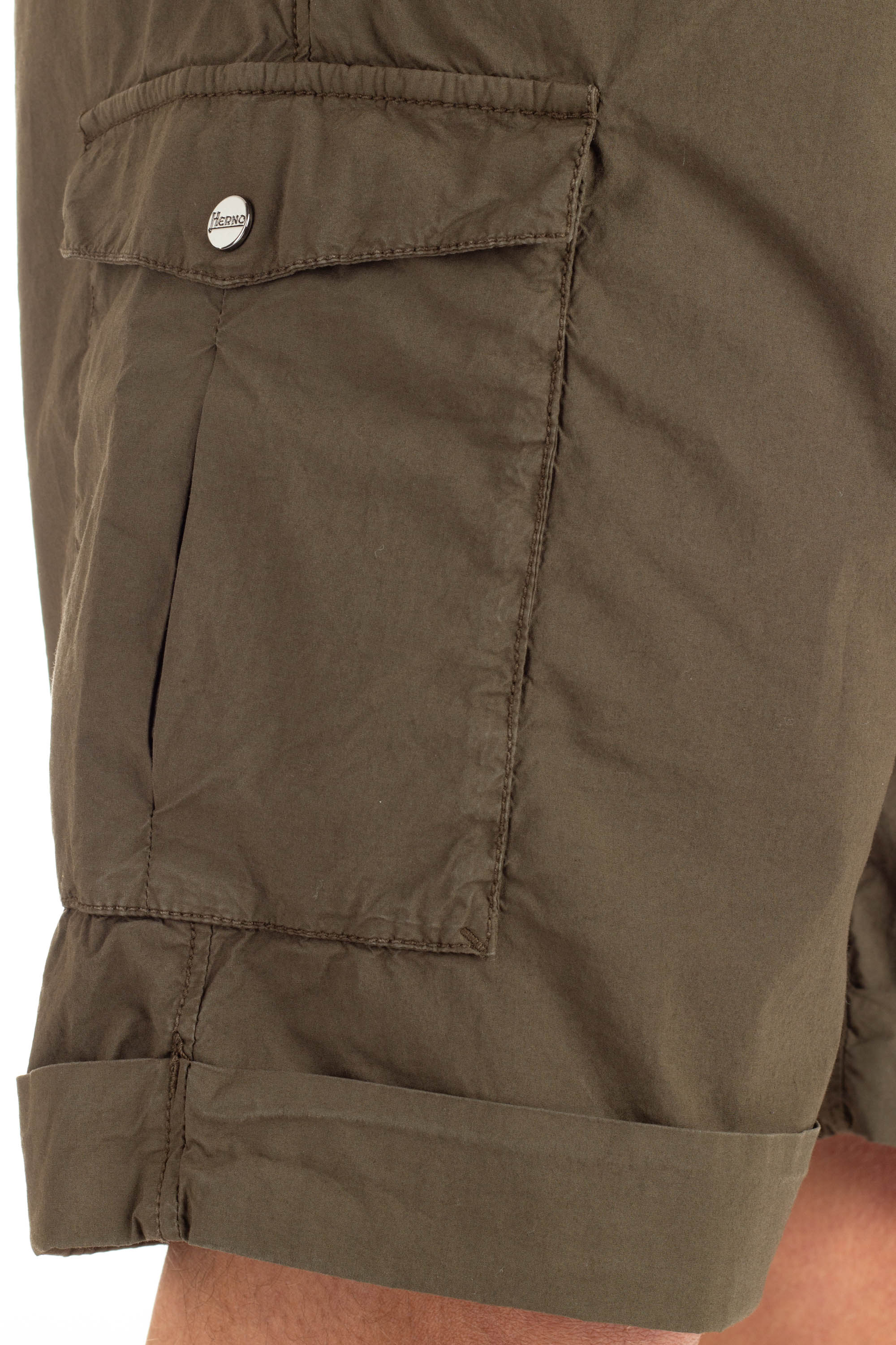 Cargo shorts in cotton poplin
